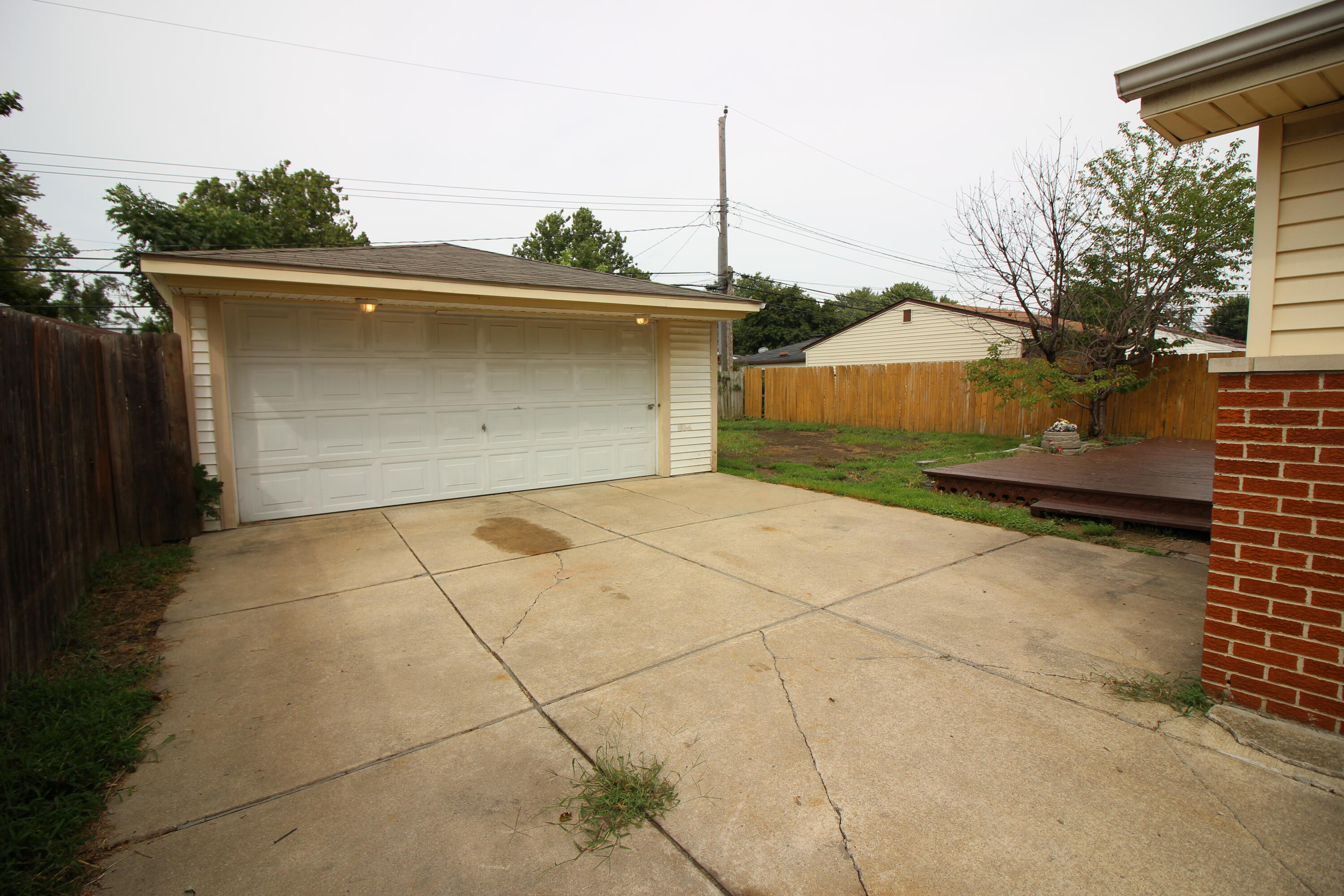 25652 Chernick Street Taylor, MI 48180 - Photo 2 of 16 IMG_8560