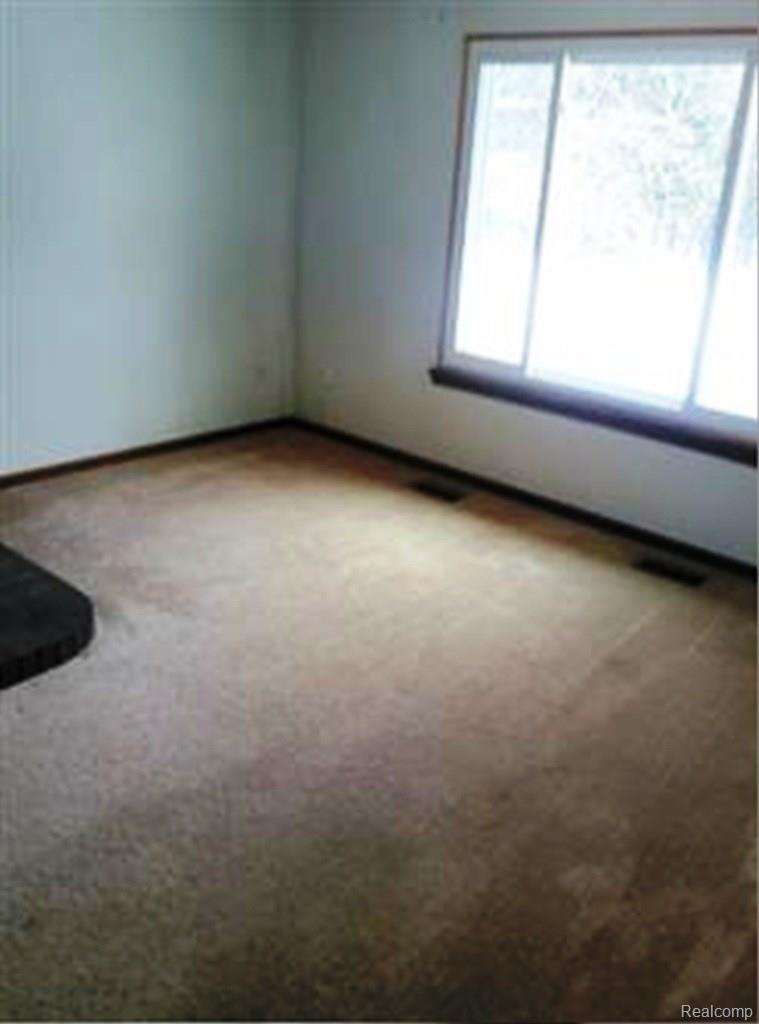 1203 North Waverly Road Dimondale, MI 48821 - Photo 9 of 13 C:\Users\vermanis\Desktop\0011499639\8.jpg