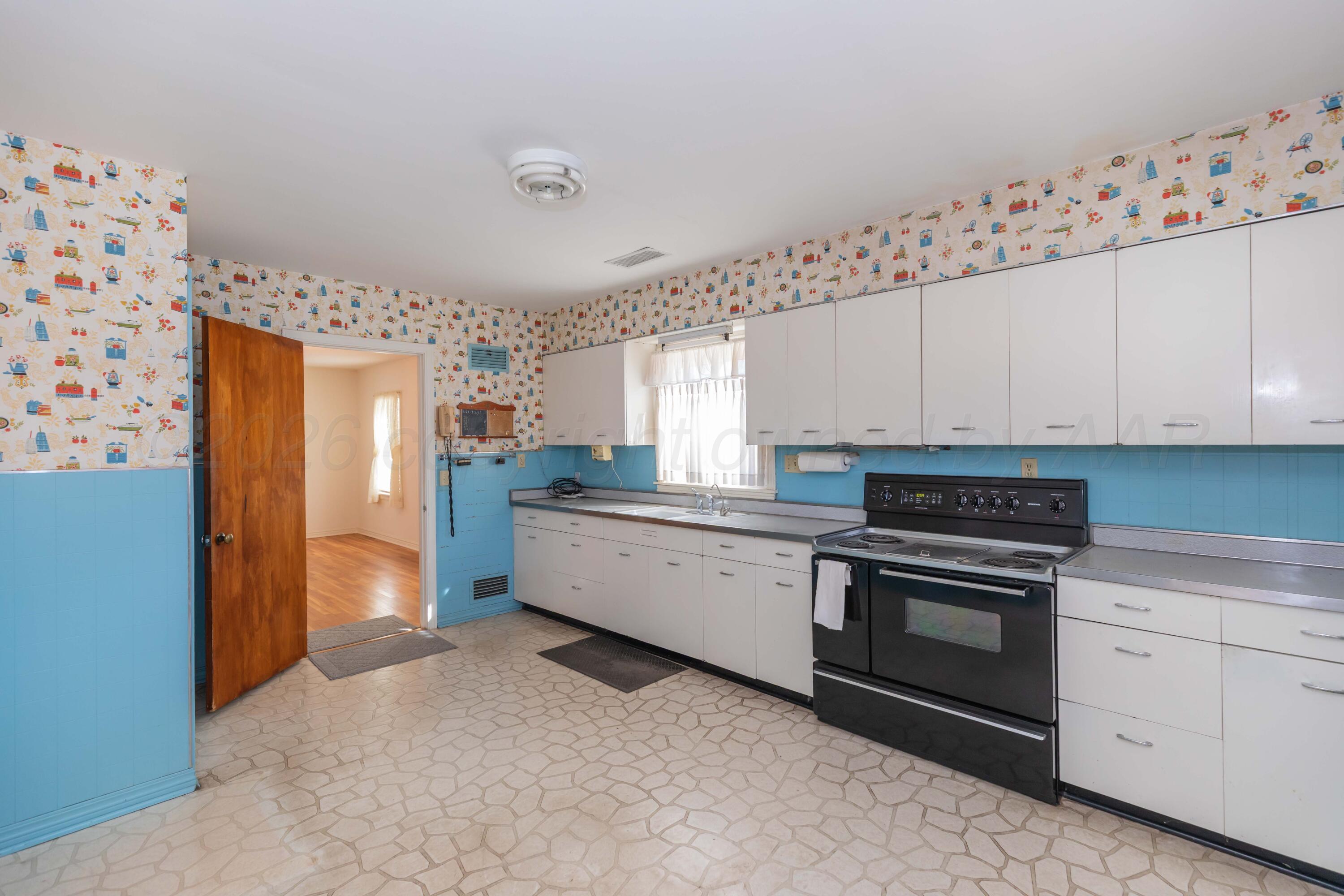 2106 3rd Avenue Canyon, TX 79015 - Photo 7 of 35 KITCHEN VIEW 1