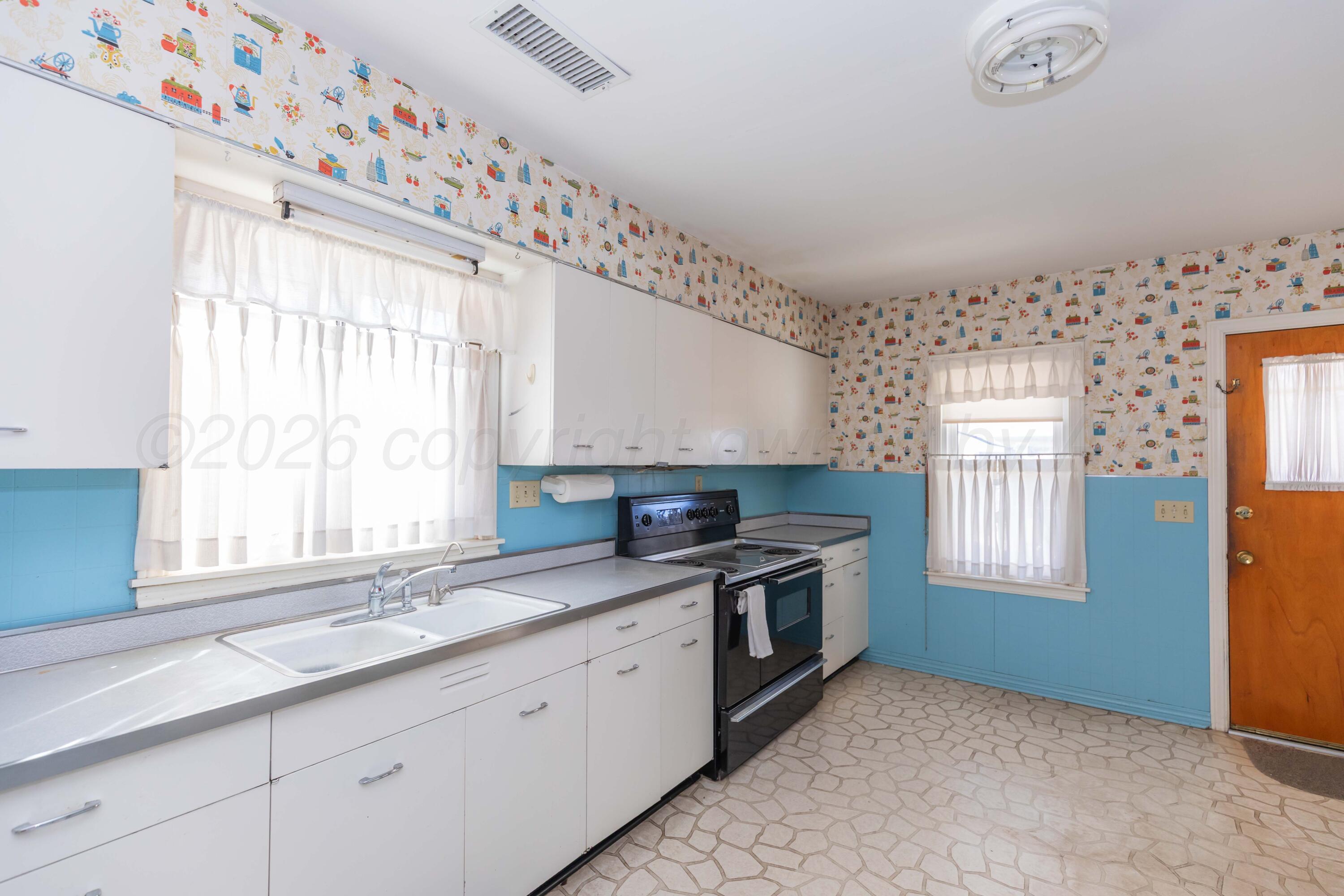 2106 3rd Avenue Canyon, TX 79015 - Photo 9 of 35 KITCHEN VIEW 4