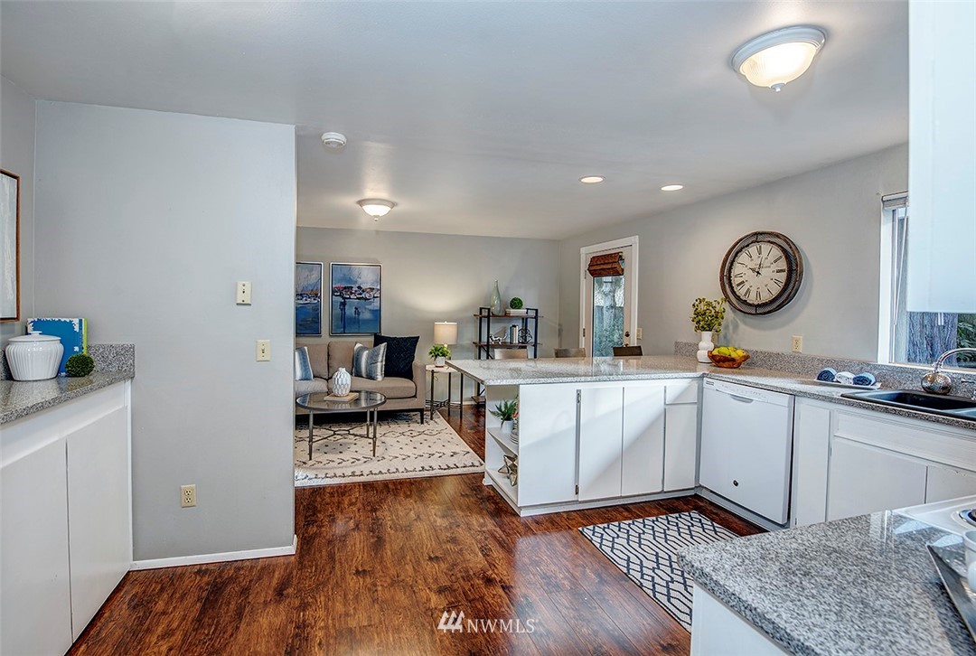 960 Cedar Street Edmonds, WA 98020 - Photo 6 of 23