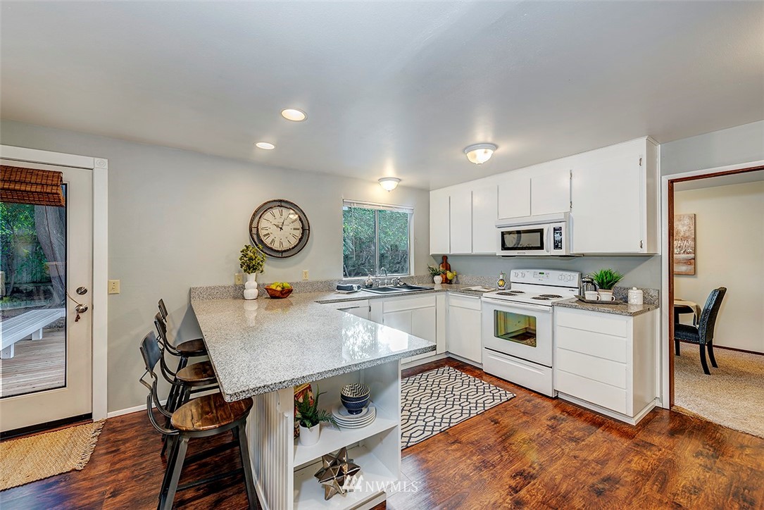 960 Cedar Street Edmonds, WA 98020 - Photo 7 of 23