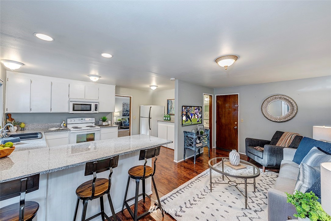 960 Cedar Street Edmonds, WA 98020 - Photo 8 of 23