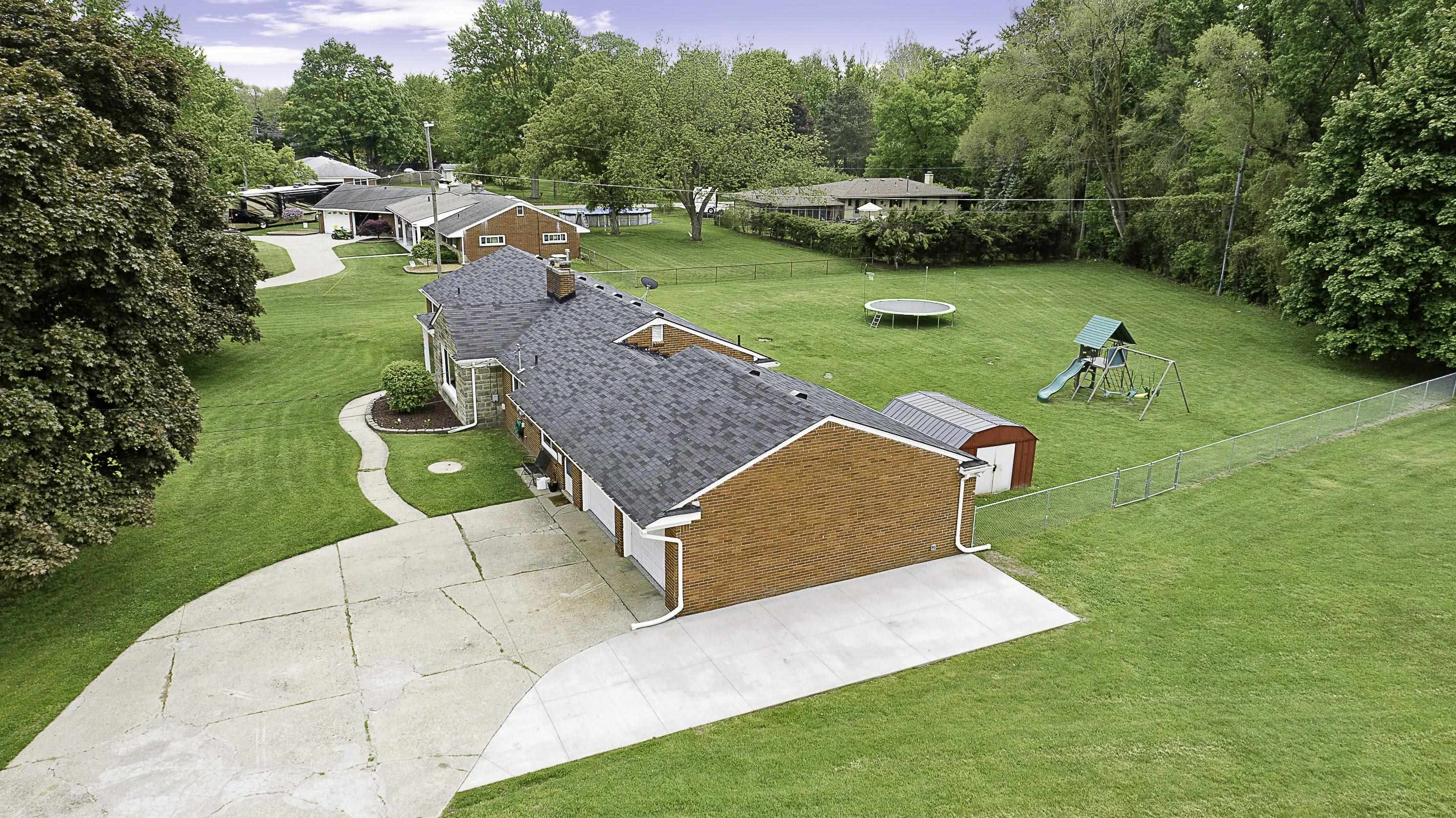 11038 Clinton River Road Sterling Heights, MI 48314 - Photo 34 of 46 50110219-33.JPG