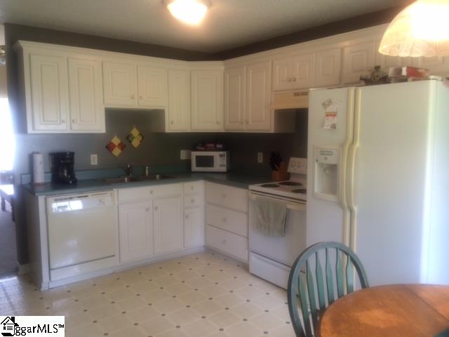 412 Shady Grove Road Pickens, SC 29671 - Photo 6 of 9
