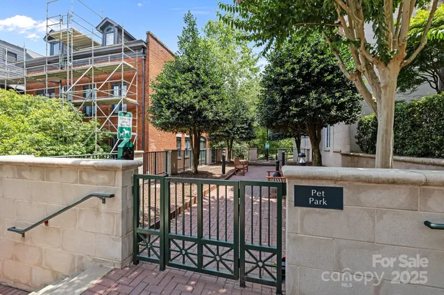 $320,000 | 300 West 5th Street, Unit 617, Charlotte, NC 28202