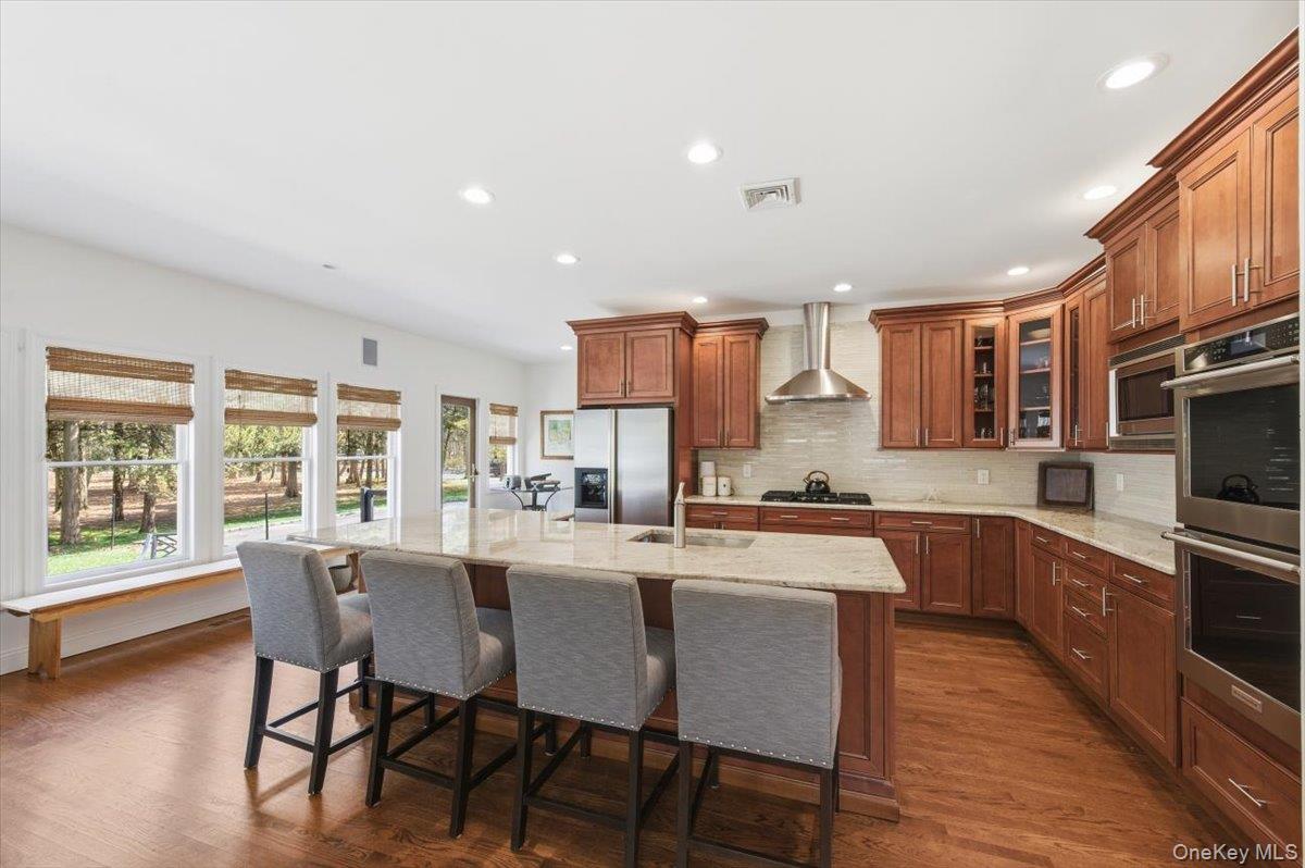 441 South Country Road East Patchogue, NY 11772 - Photo 13 of 45