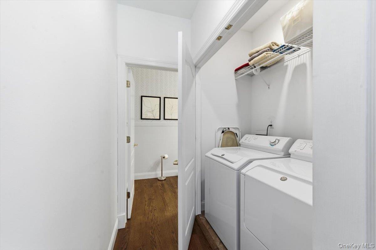 441 South Country Road East Patchogue, NY 11772 - Photo 26 of 45