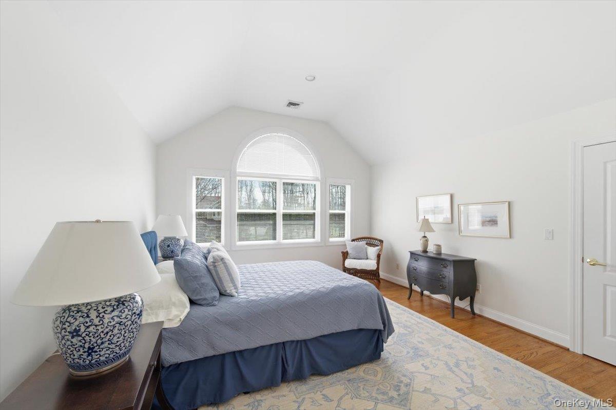 441 South Country Road East Patchogue, NY 11772 - Photo 29 of 45