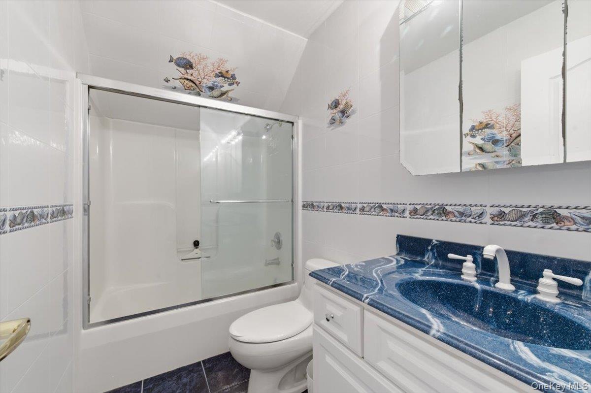441 South Country Road East Patchogue, NY 11772 - Photo 32 of 45