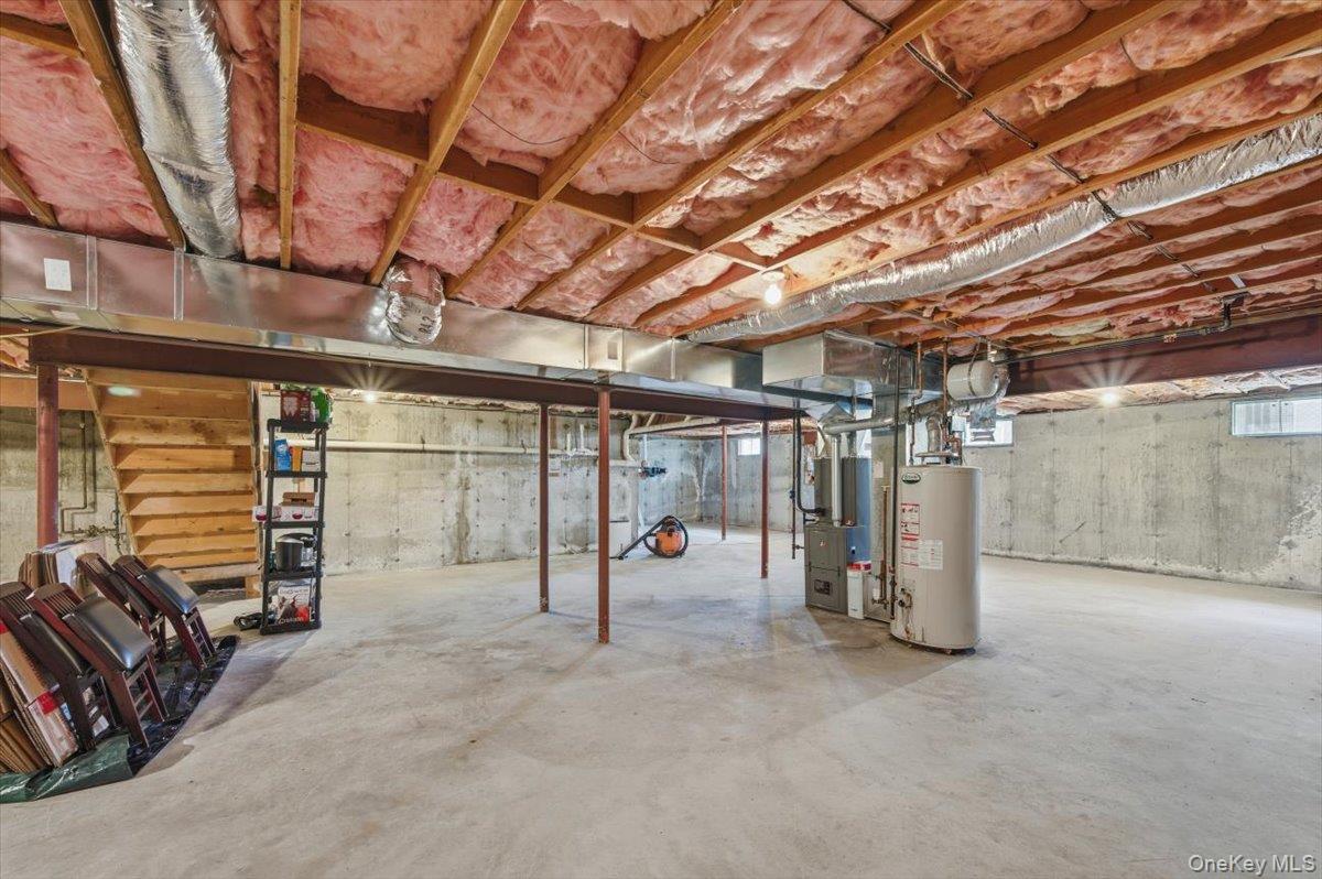 441 South Country Road East Patchogue, NY 11772 - Photo 34 of 45