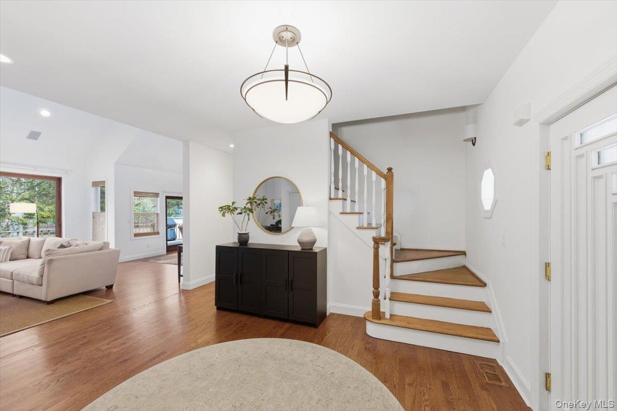 441 South Country Road East Patchogue, NY 11772 - Photo 5 of 45