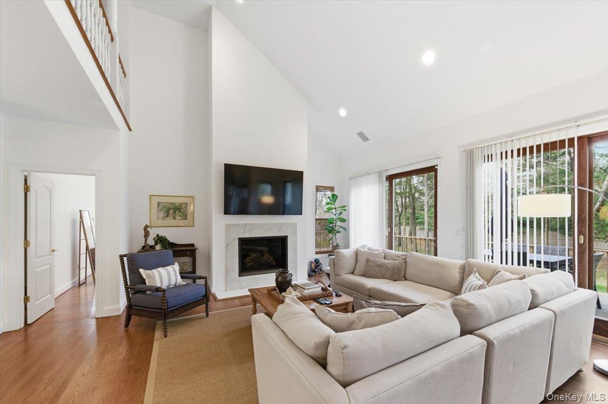 441 South Country Road East Patchogue, NY 11772 - Photo 7 of 45