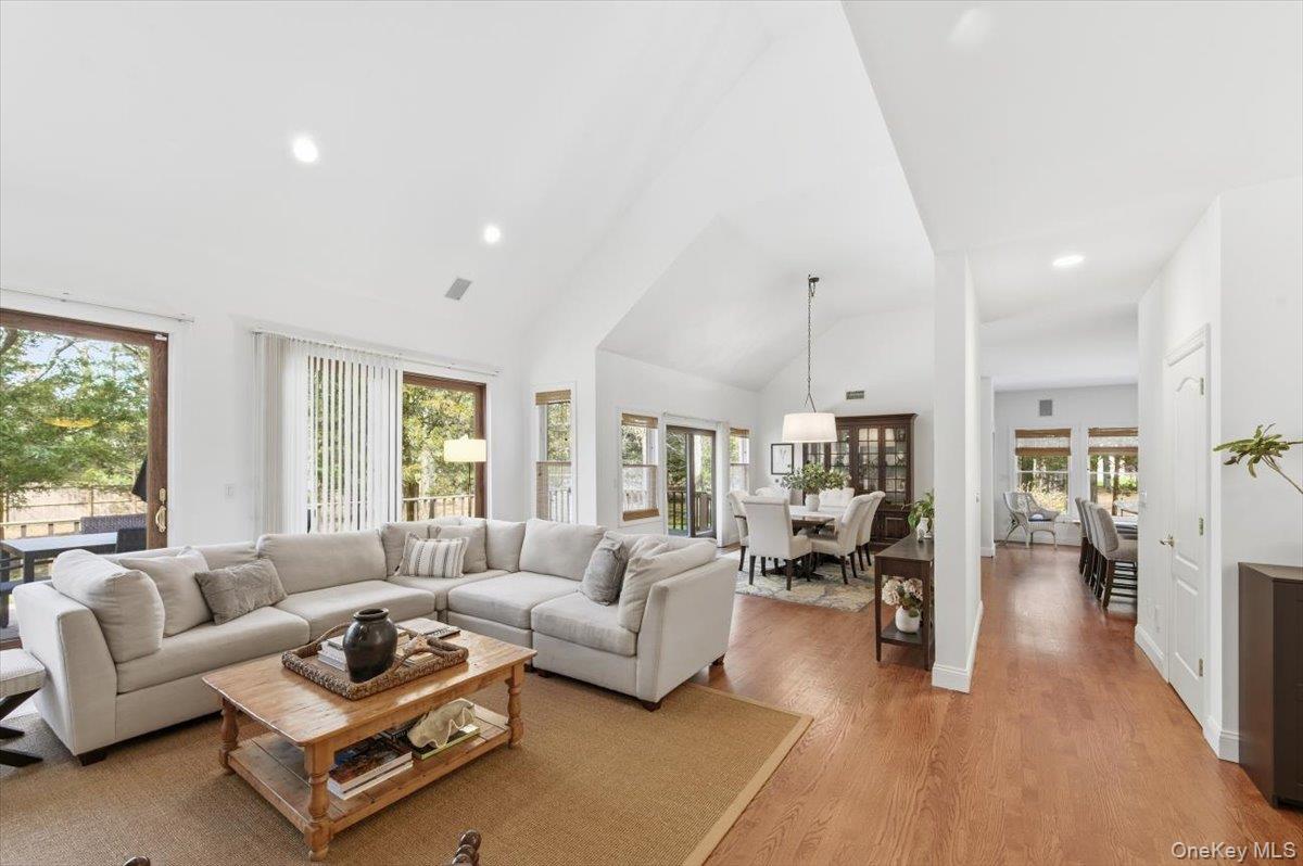 441 South Country Road East Patchogue, NY 11772 - Photo 8 of 45