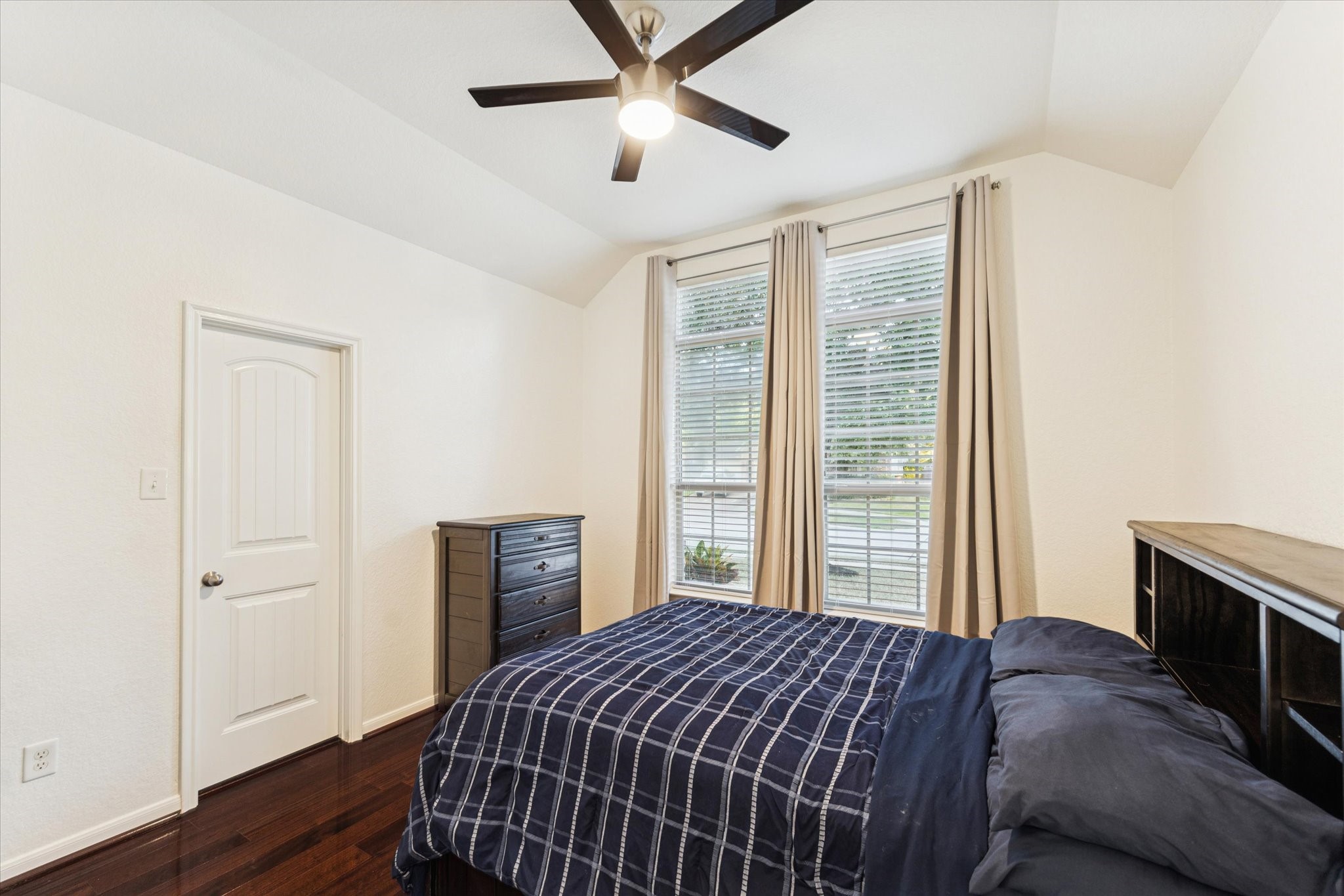 191 Maple Grove Drive Conroe, TX 77384 - Photo 21 of 27 Secondary bedroom located on the first floor.