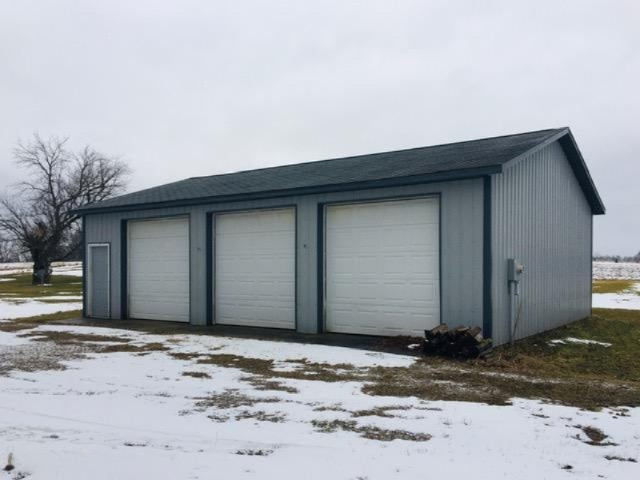 8626 South Lake Road Berrien Center, MI 49102 - Photo 3 of 16 IMG_8785