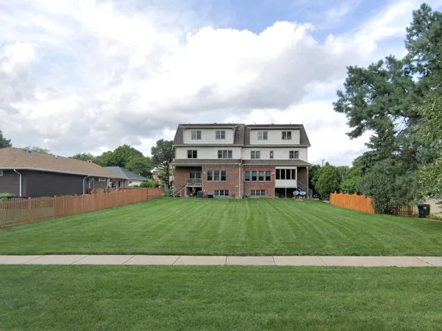 $329,900 | 5526 Main Street, Morton Grove, IL 60053