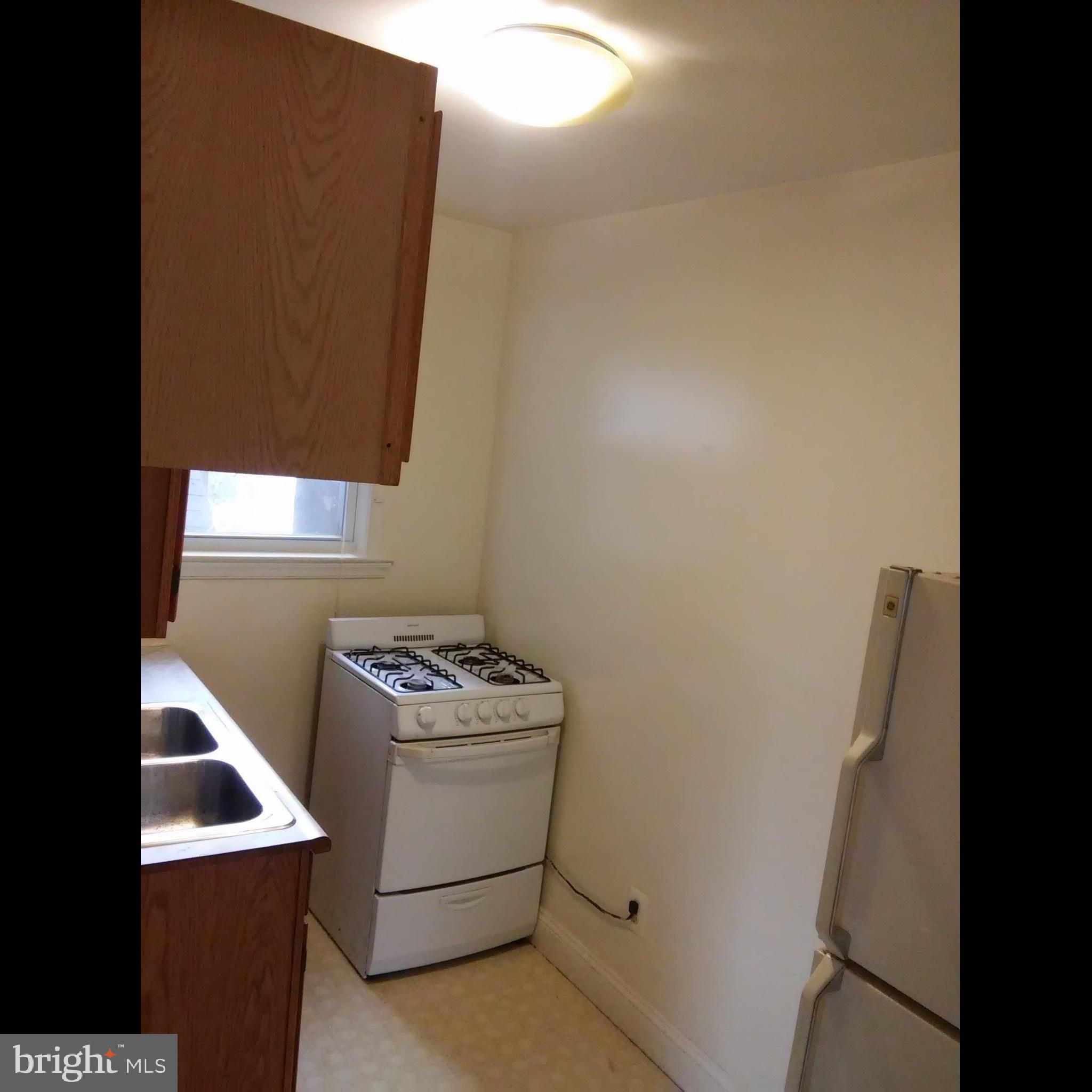 821 East Jeffrey Street Baltimore, MD 21225 - Photo 6 of 15
