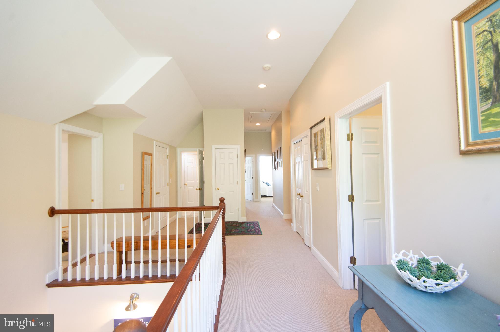 5332 Ragged Point Road Cambridge, MD 21613 - Photo 27 of 65 2nd Floor Hallway