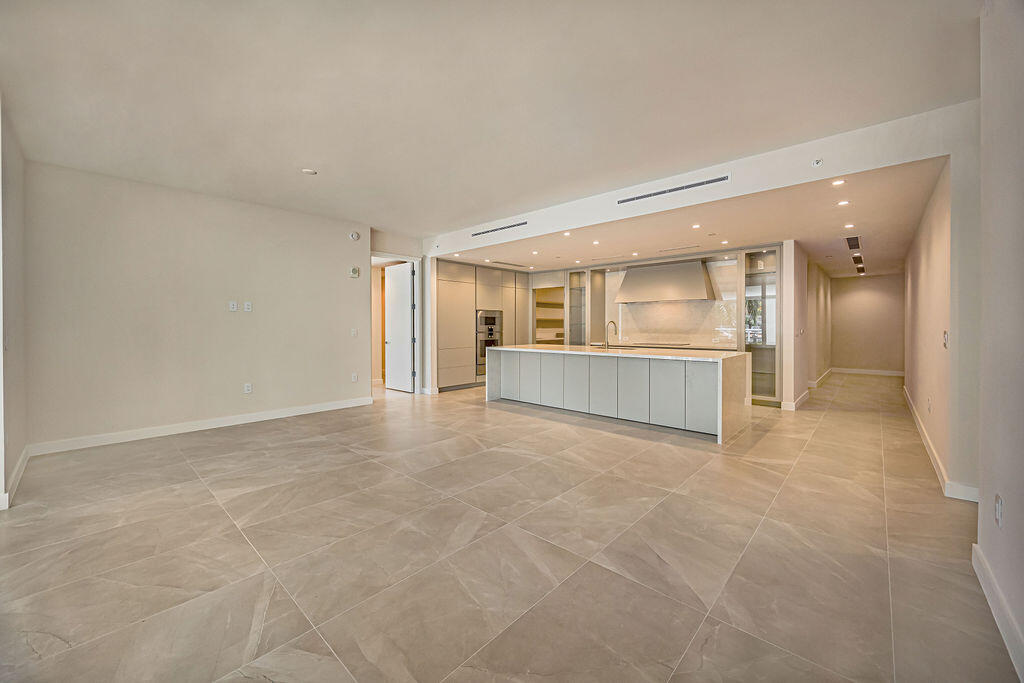 220 Southeast Mizner Boulevard, Unit 204 Boca Raton, FL 33432 - Photo 12 of 86 0009_5165