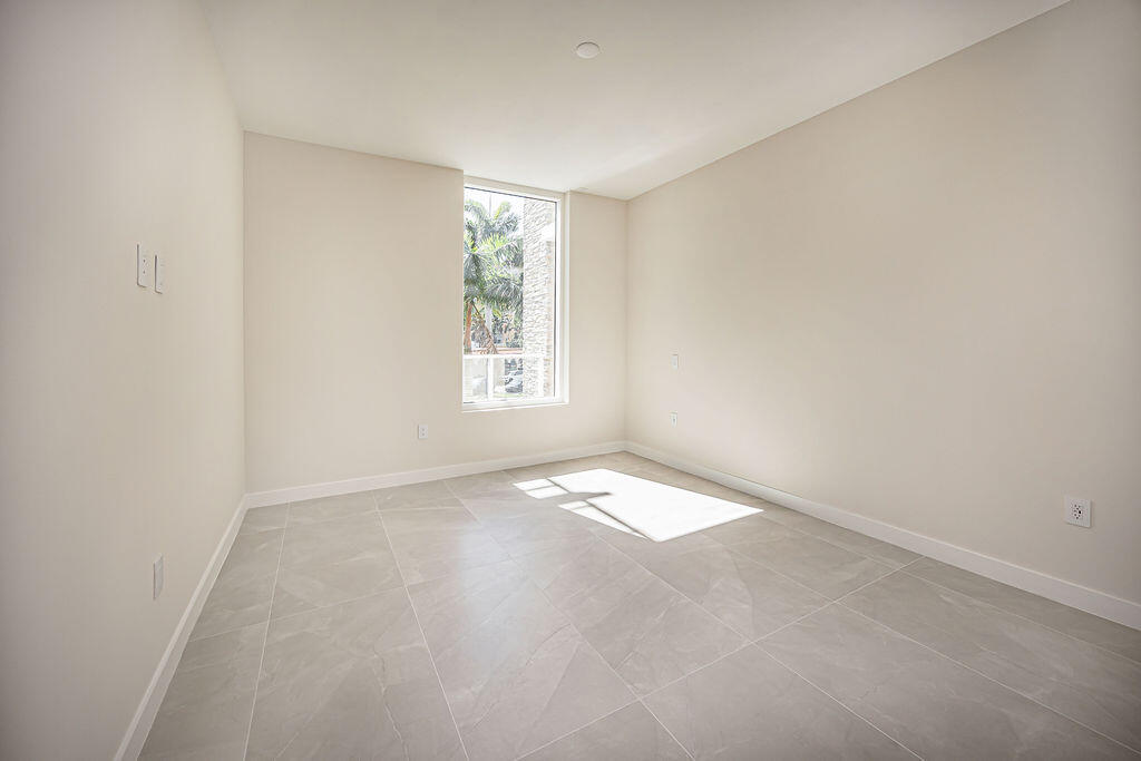 220 Southeast Mizner Boulevard, Unit 204 Boca Raton, FL 33432 - Photo 35 of 86 0030_5210
