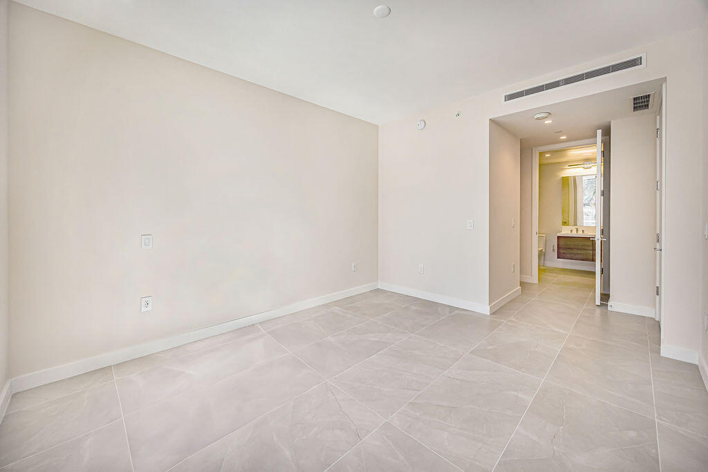 220 Southeast Mizner Boulevard, Unit 204 Boca Raton, FL 33432 - Photo 36 of 86 0031_5215