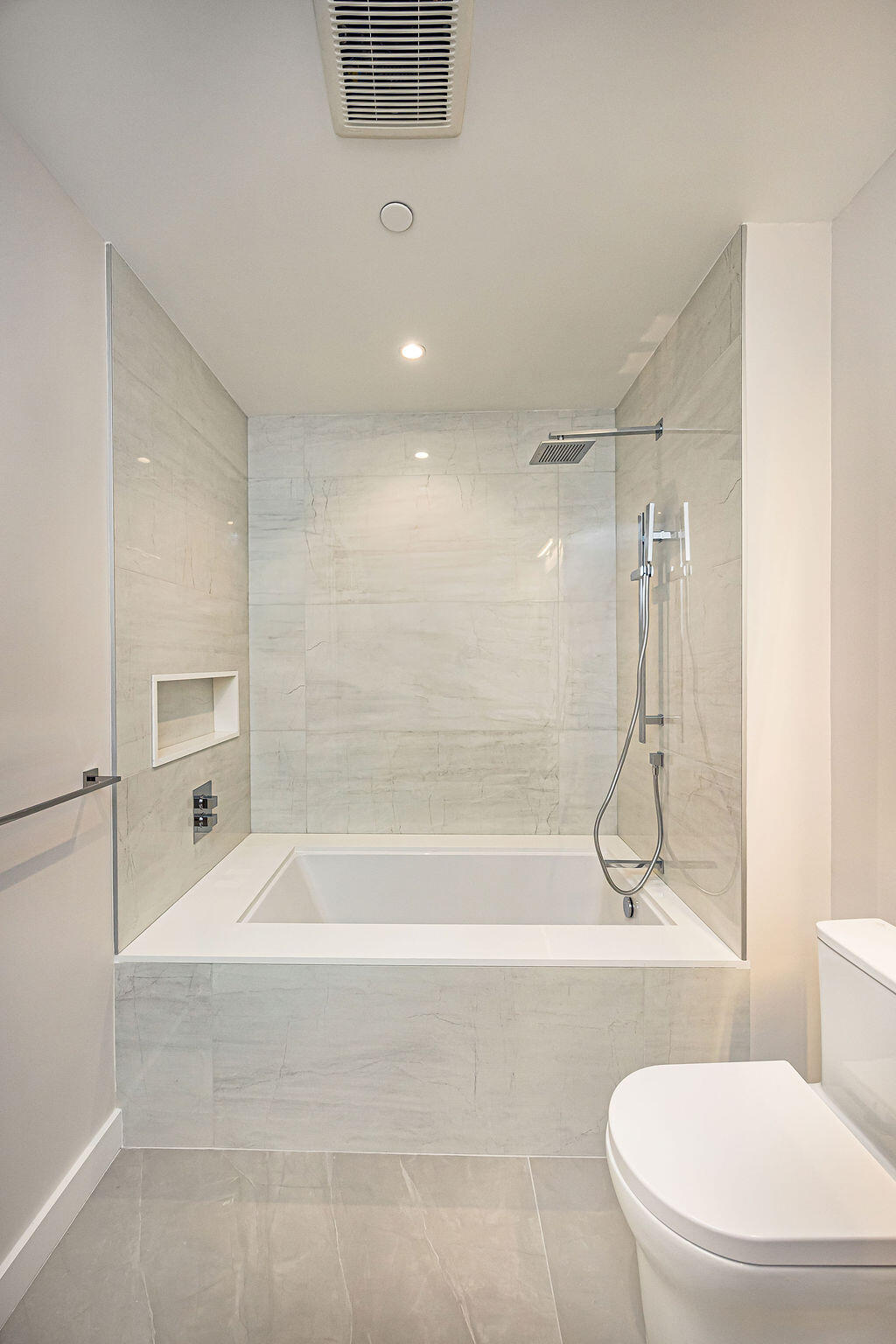 220 Southeast Mizner Boulevard, Unit 204 Boca Raton, FL 33432 - Photo 40 of 86 0034_5223