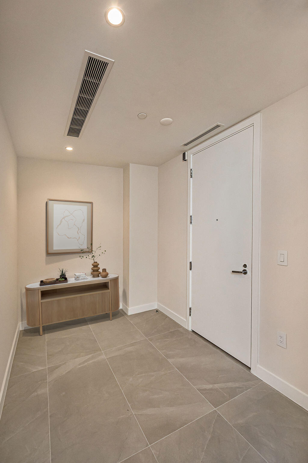 220 Southeast Mizner Boulevard, Unit 204 Boca Raton, FL 33432 - Photo 4 of 86 Leslie_Valdes_ALINA_0002_5124_21-06-25_1