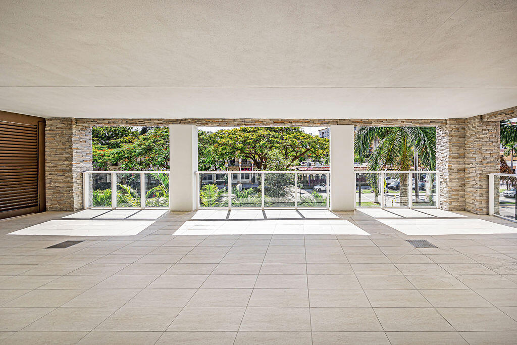 220 Southeast Mizner Boulevard, Unit 204 Boca Raton, FL 33432 - Photo 43 of 86 0037_5324