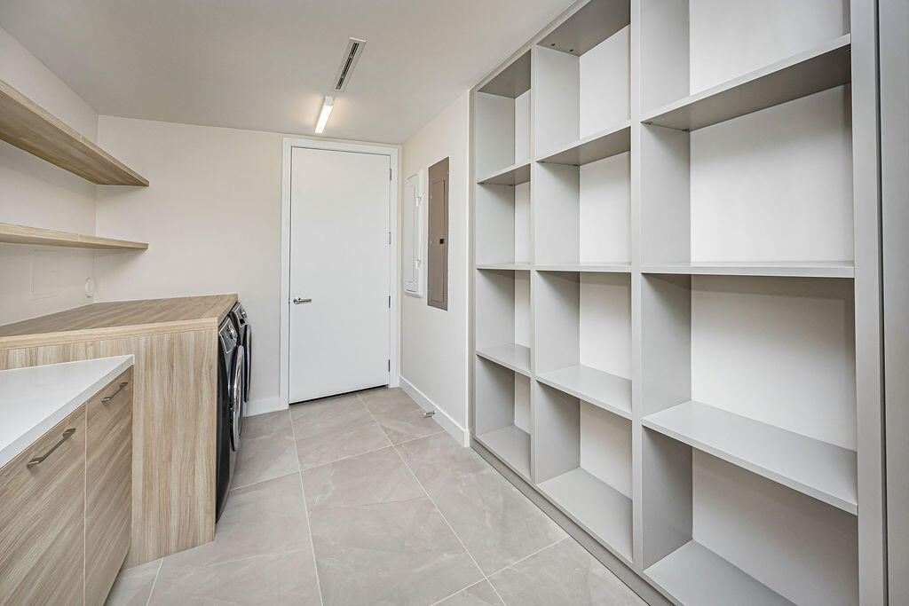 220 Southeast Mizner Boulevard, Unit 204 Boca Raton, FL 33432 - Photo 56 of 86 0049_5111