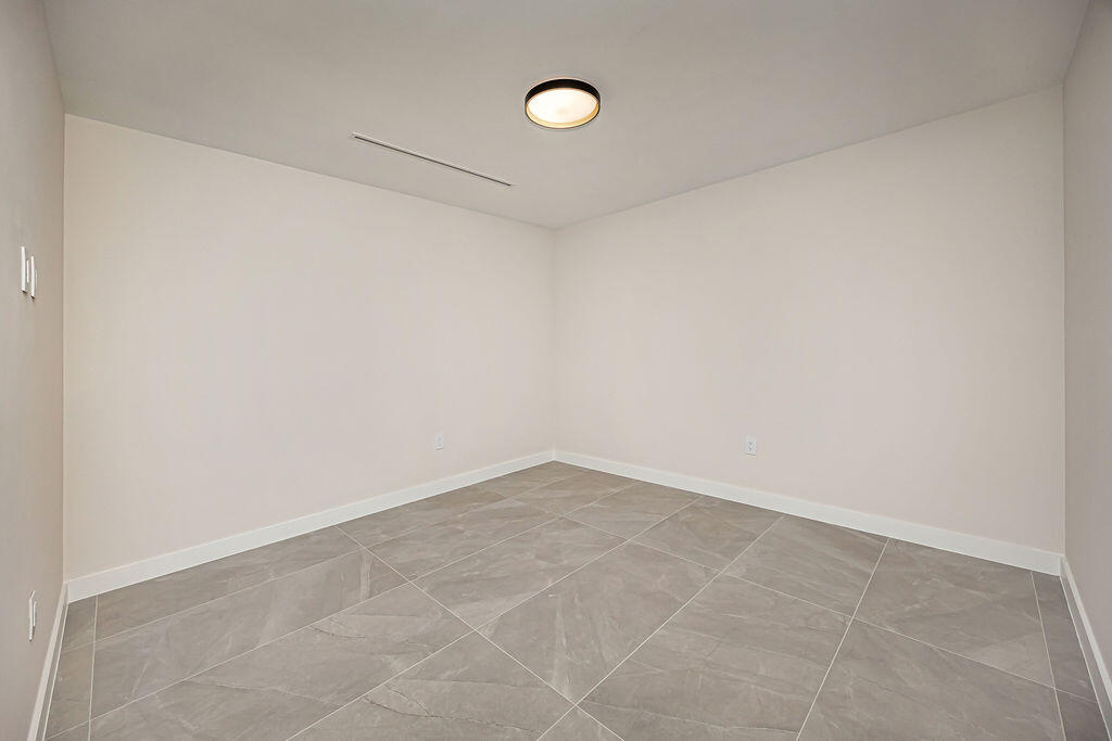 220 Southeast Mizner Boulevard, Unit 204 Boca Raton, FL 33432 - Photo 6 of 86 0004_5134