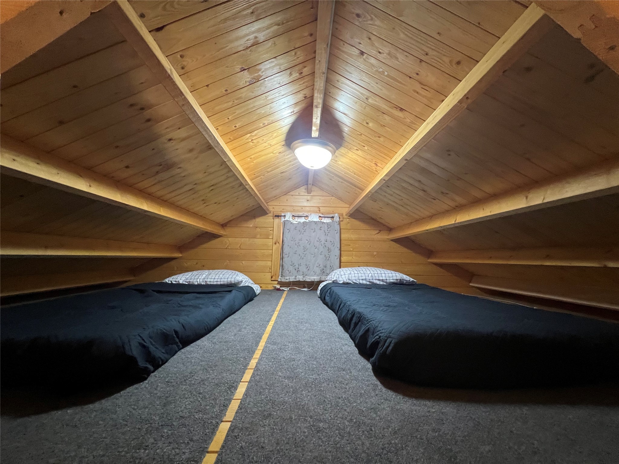 9706 Camelots Court, Unit B Pearland, TX 77584 - Photo 5 of 8 a view of entryway