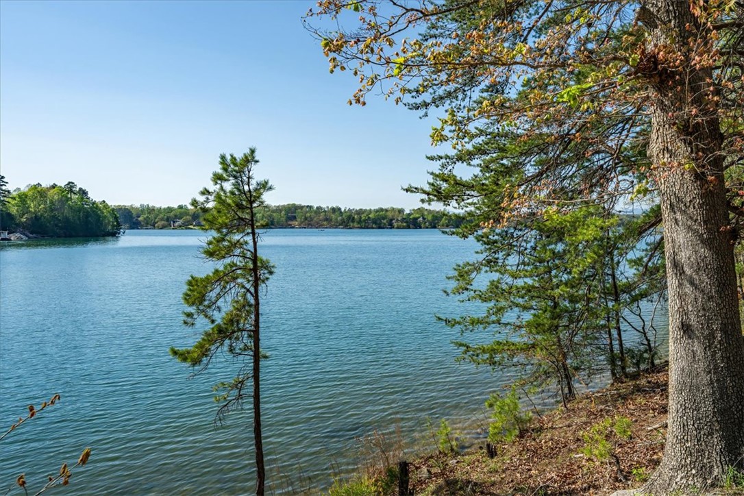 125 Kelley Ridge Road Seneca, SC 29672 - Photo 2 of 28