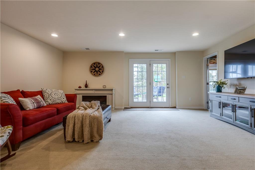 323 Ranchero Drive Coraopolis, PA 15108 - Photo 20 of 24 Gallery Image 20