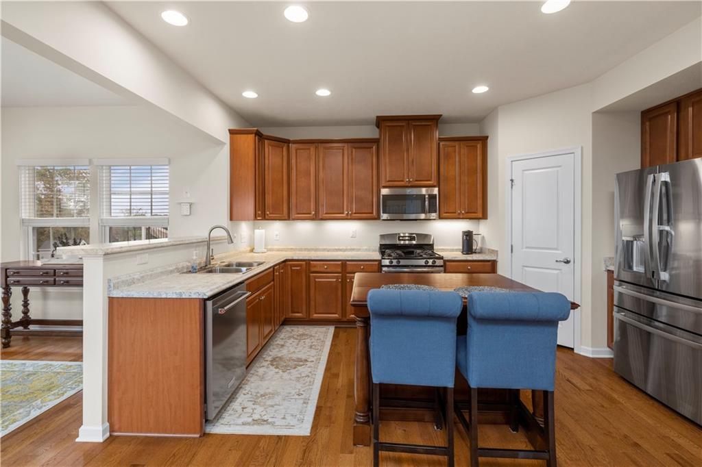 323 Ranchero Drive Coraopolis, PA 15108 - Photo 8 of 24 Gallery Image 8