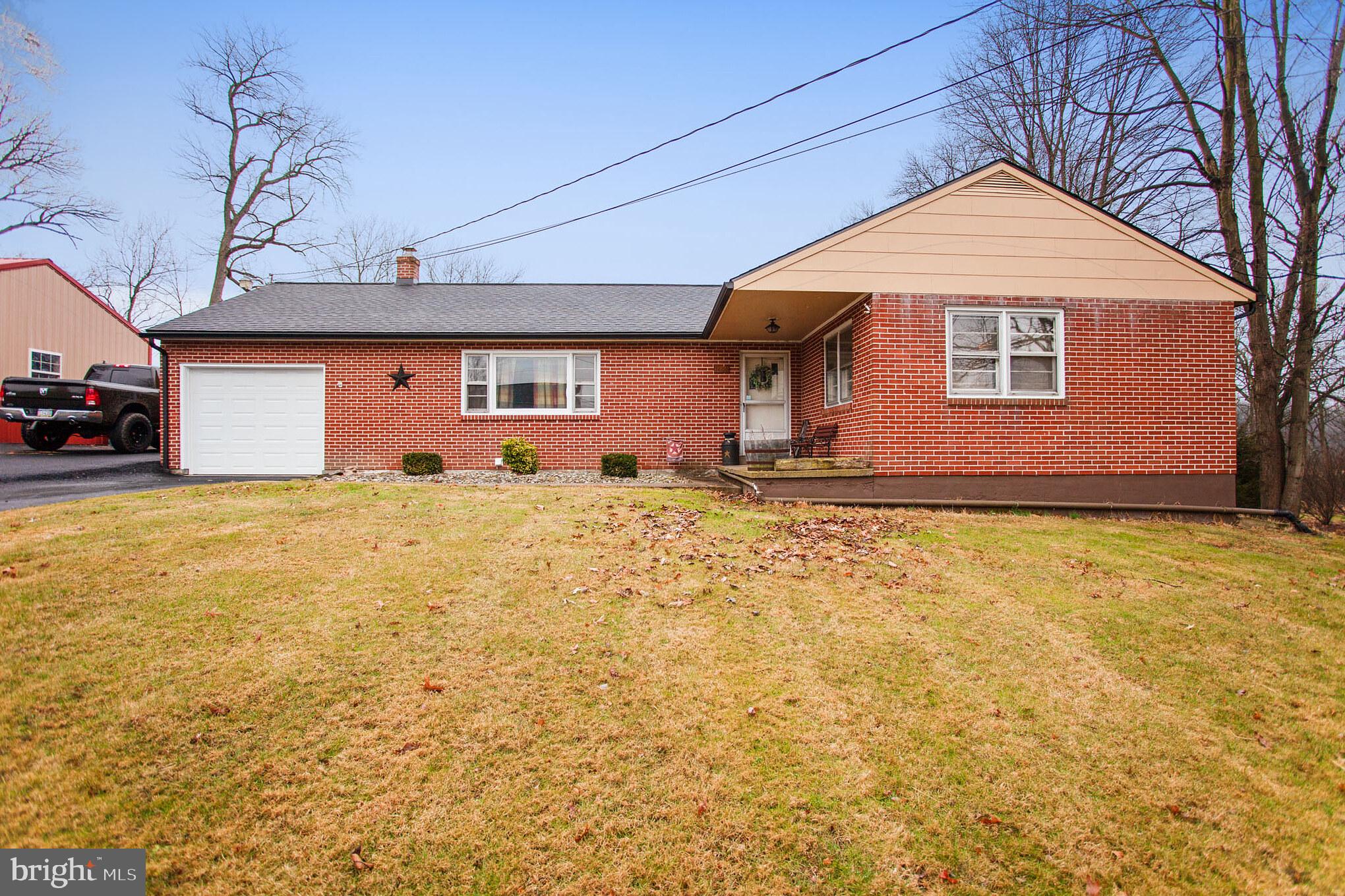 1606 County Line Road Bechtelsville, PA 19505 - Photo 4 of 33 Gallery Image 4