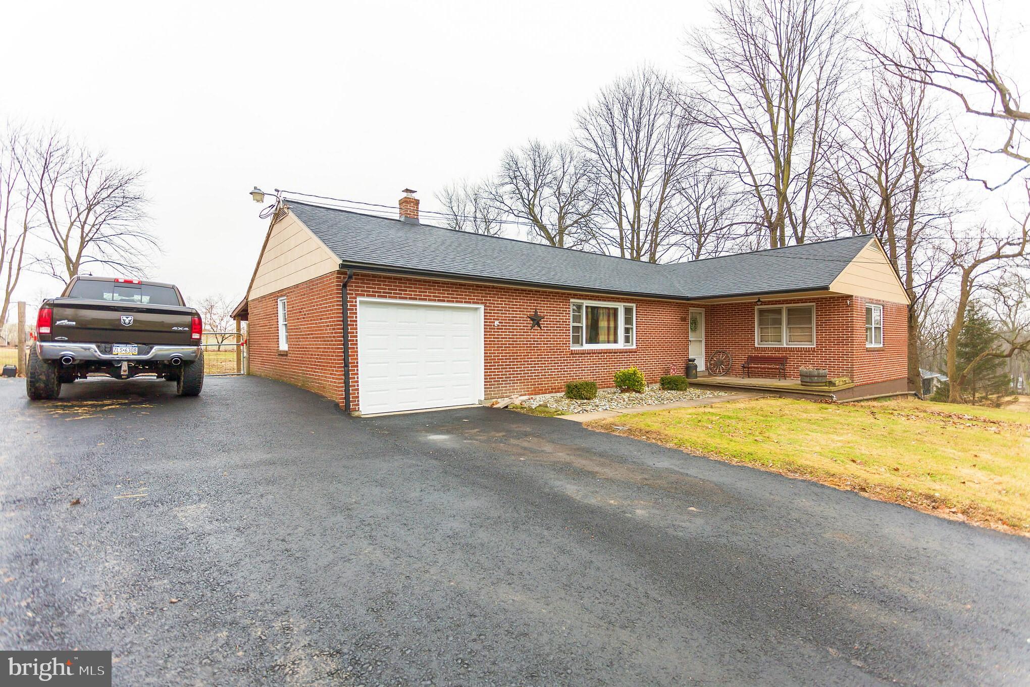 1606 County Line Road Bechtelsville, PA 19505 - Photo 5 of 33 Gallery Image 5