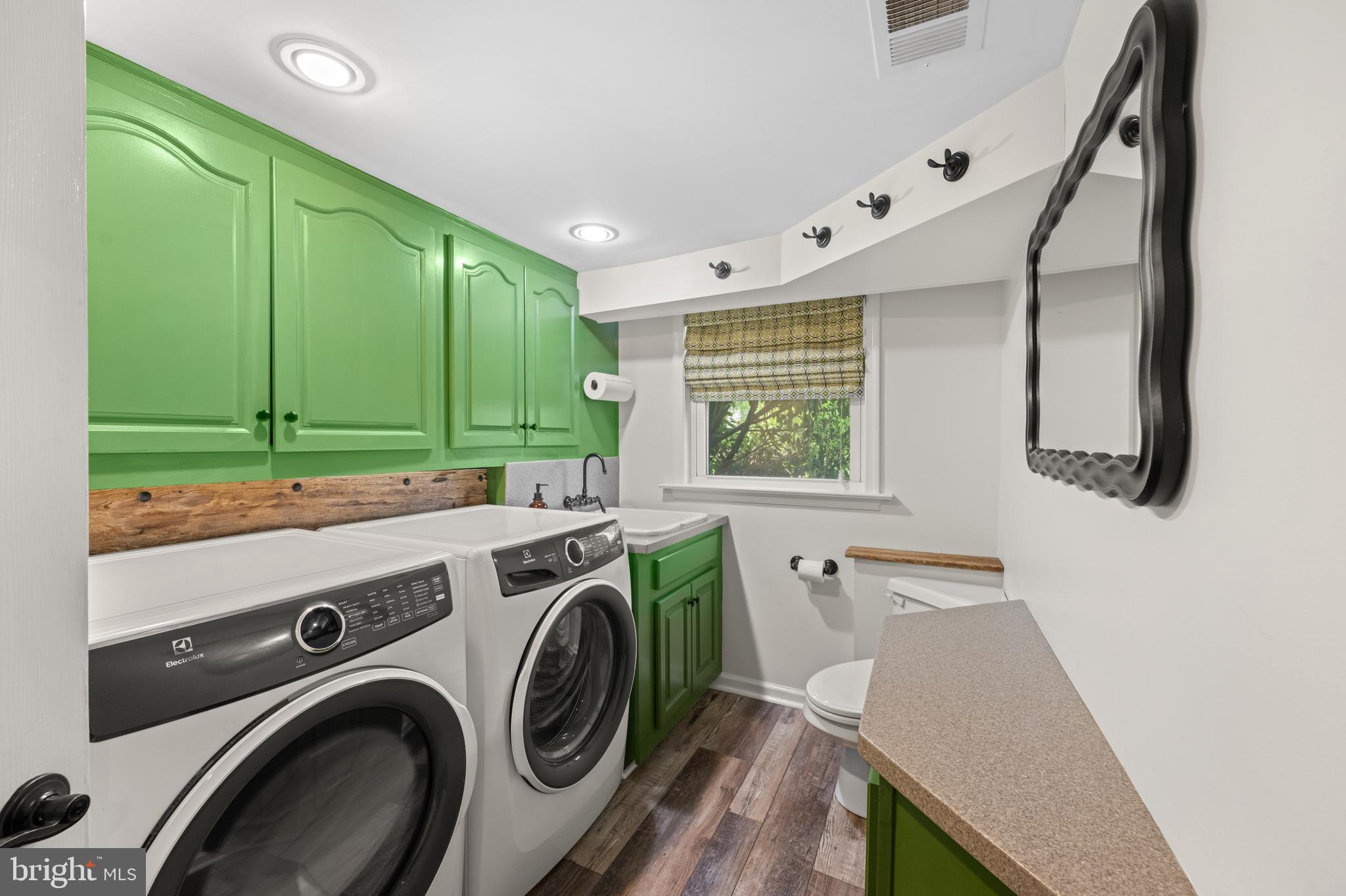 207 Anthony Wayne Drive Wayne, PA 19087 - Photo 18 of 47 a utility room with dryer and washer