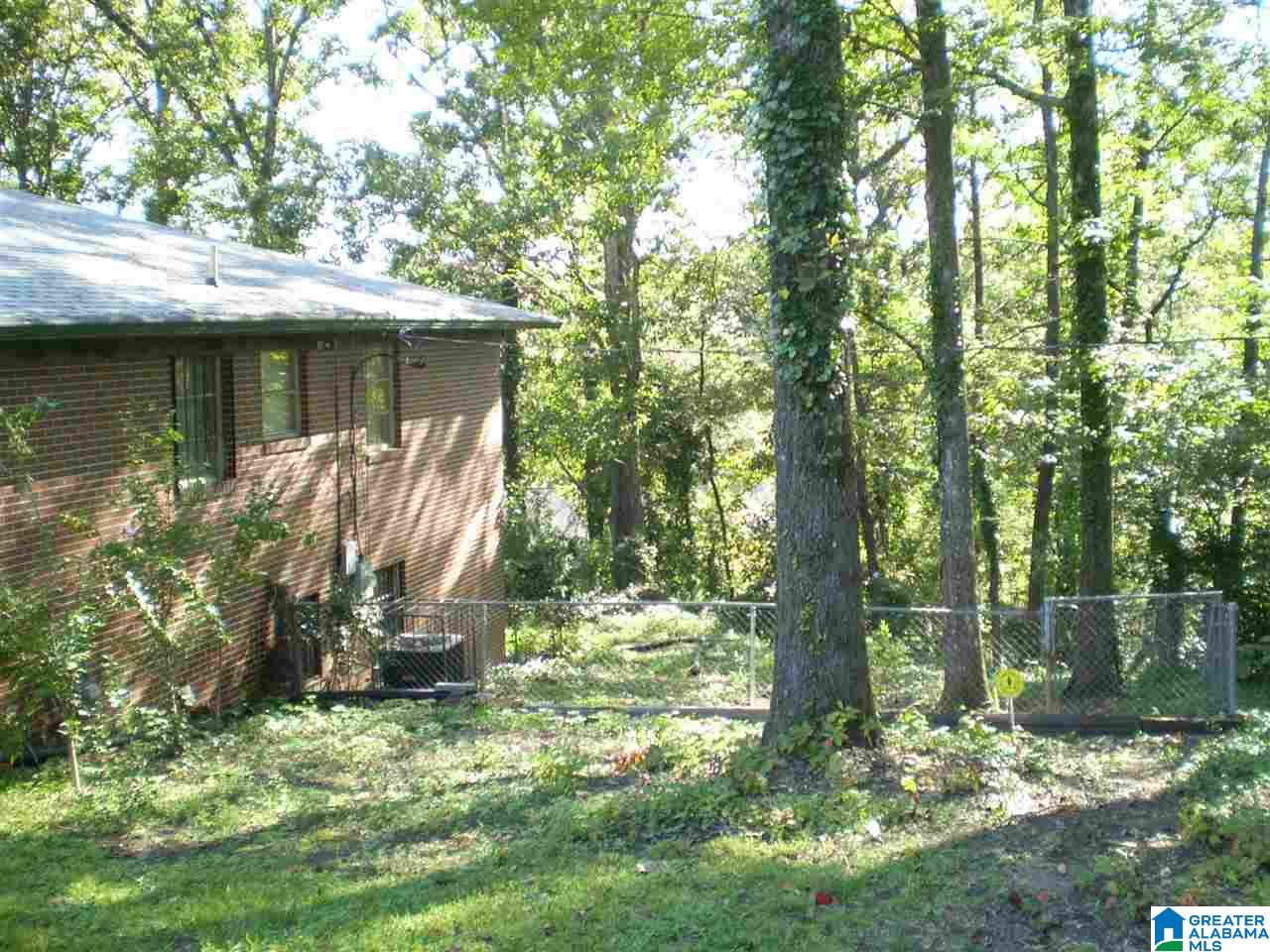 208 26th Avenue Northeast Center Point, AL 35215 - Photo 6 of 50