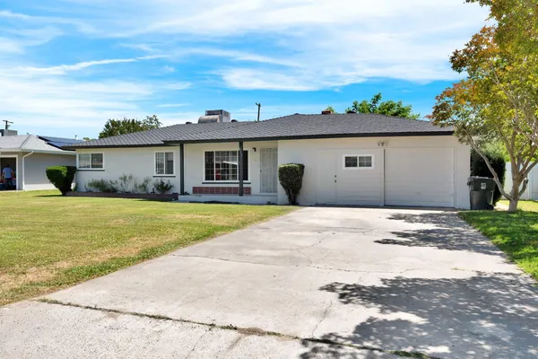 $355,000 | 517 Fairview Avenue, Madera, CA 93637