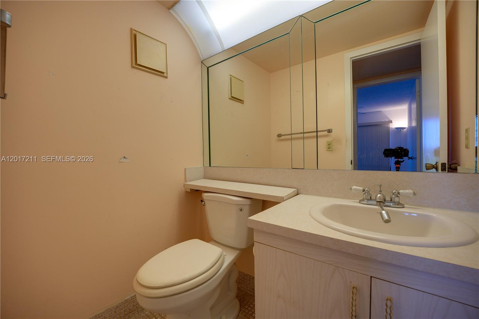 4082 Cornwall East, Unit 4082 Boca Raton, FL 33434 - Photo 15 of 46 Bathroom 2