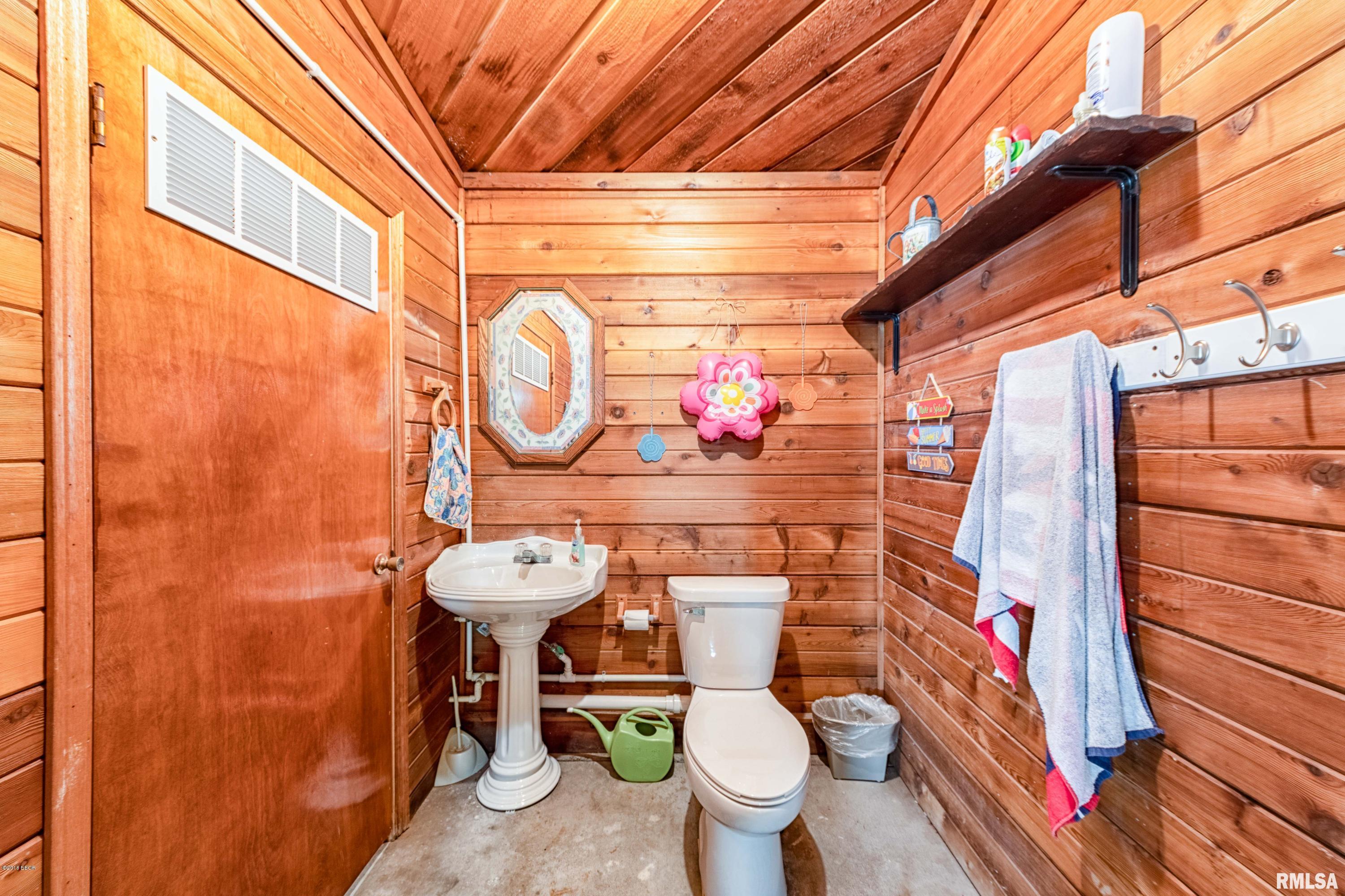 13206 Cruse Road Carterville, IL 62918 - Photo 21 of 36 Gallery Image 21
