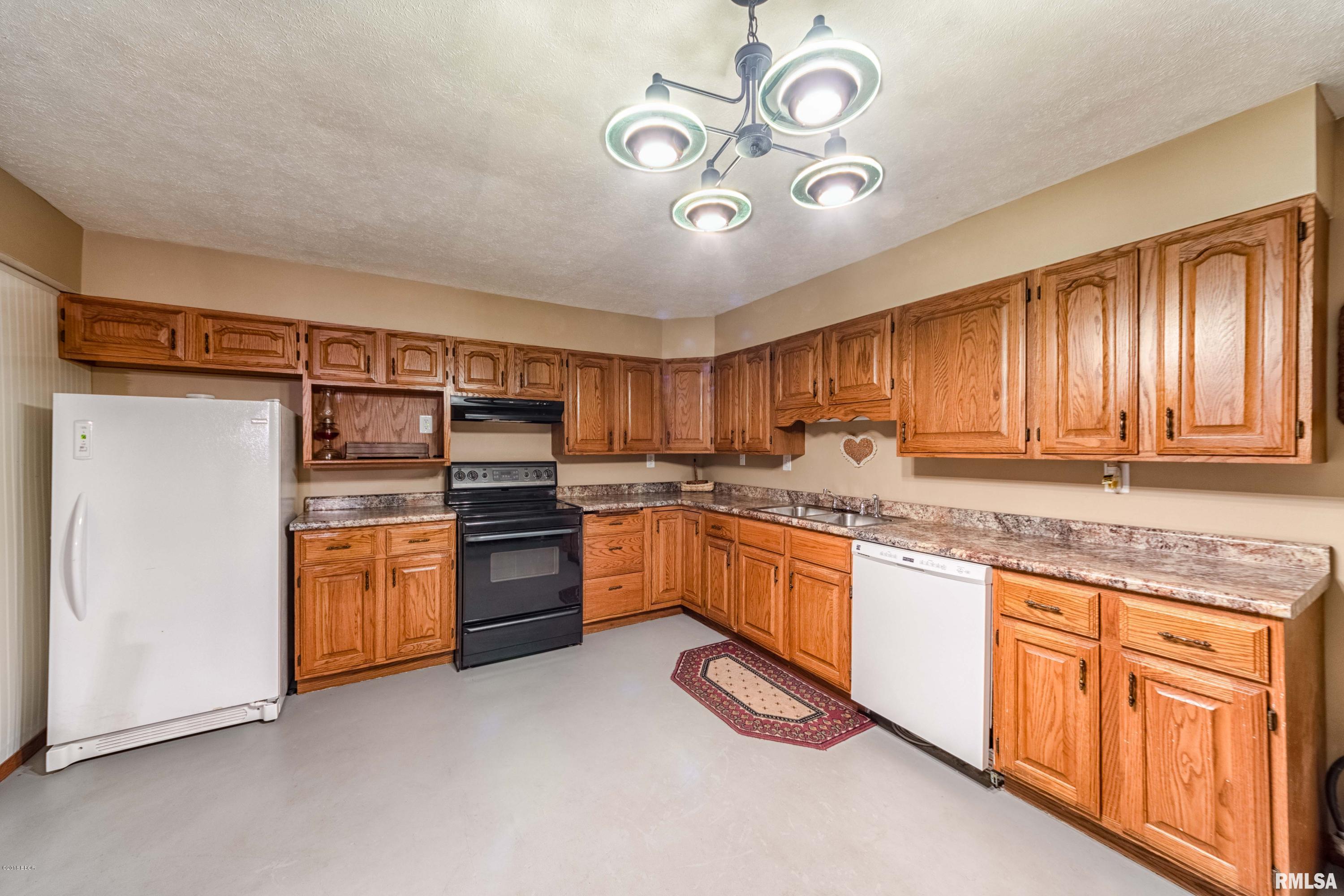 13206 Cruse Road Carterville, IL 62918 - Photo 22 of 36 Gallery Image 22