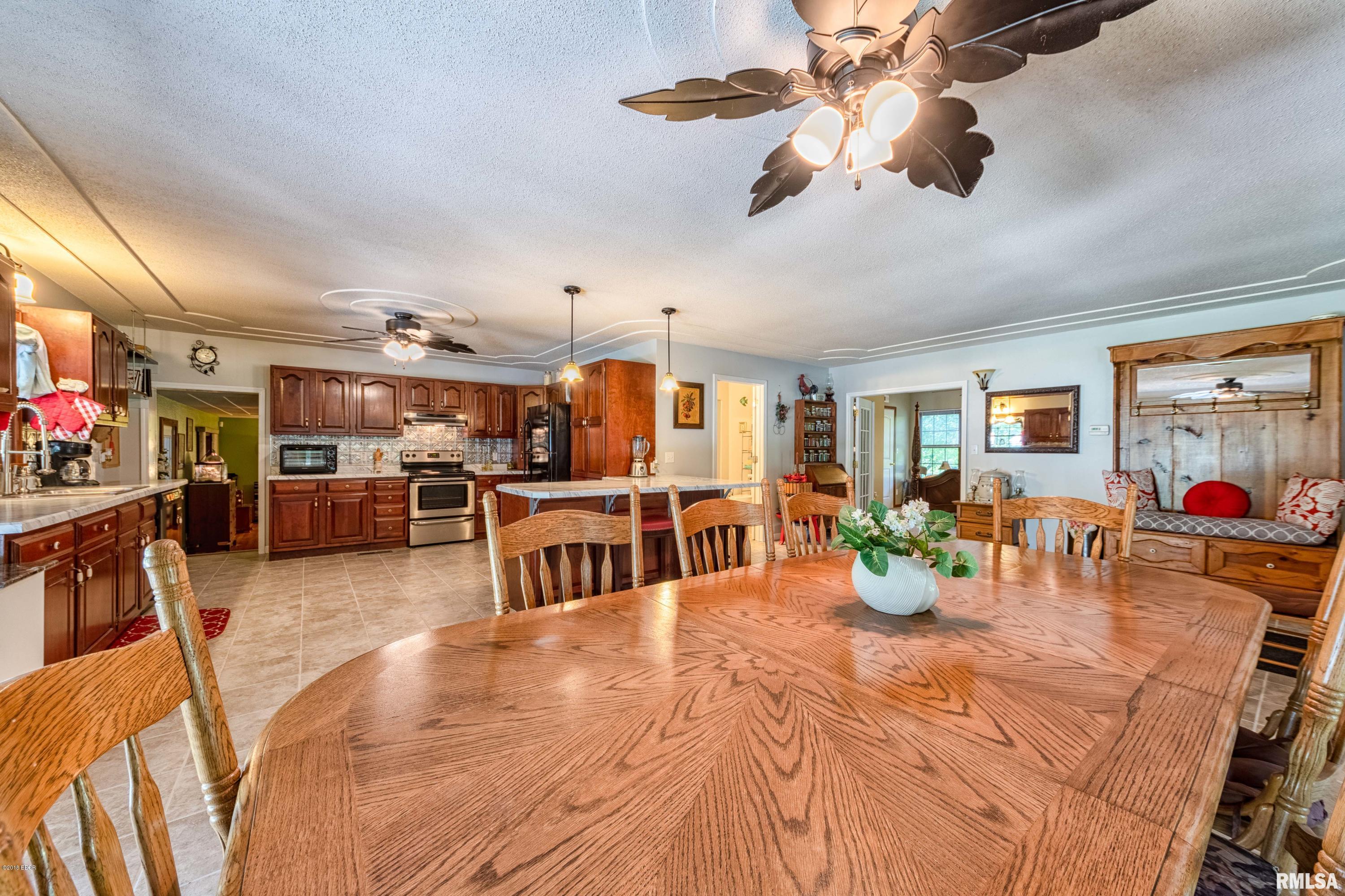 13206 Cruse Road Carterville, IL 62918 - Photo 3 of 36 Gallery Image 3