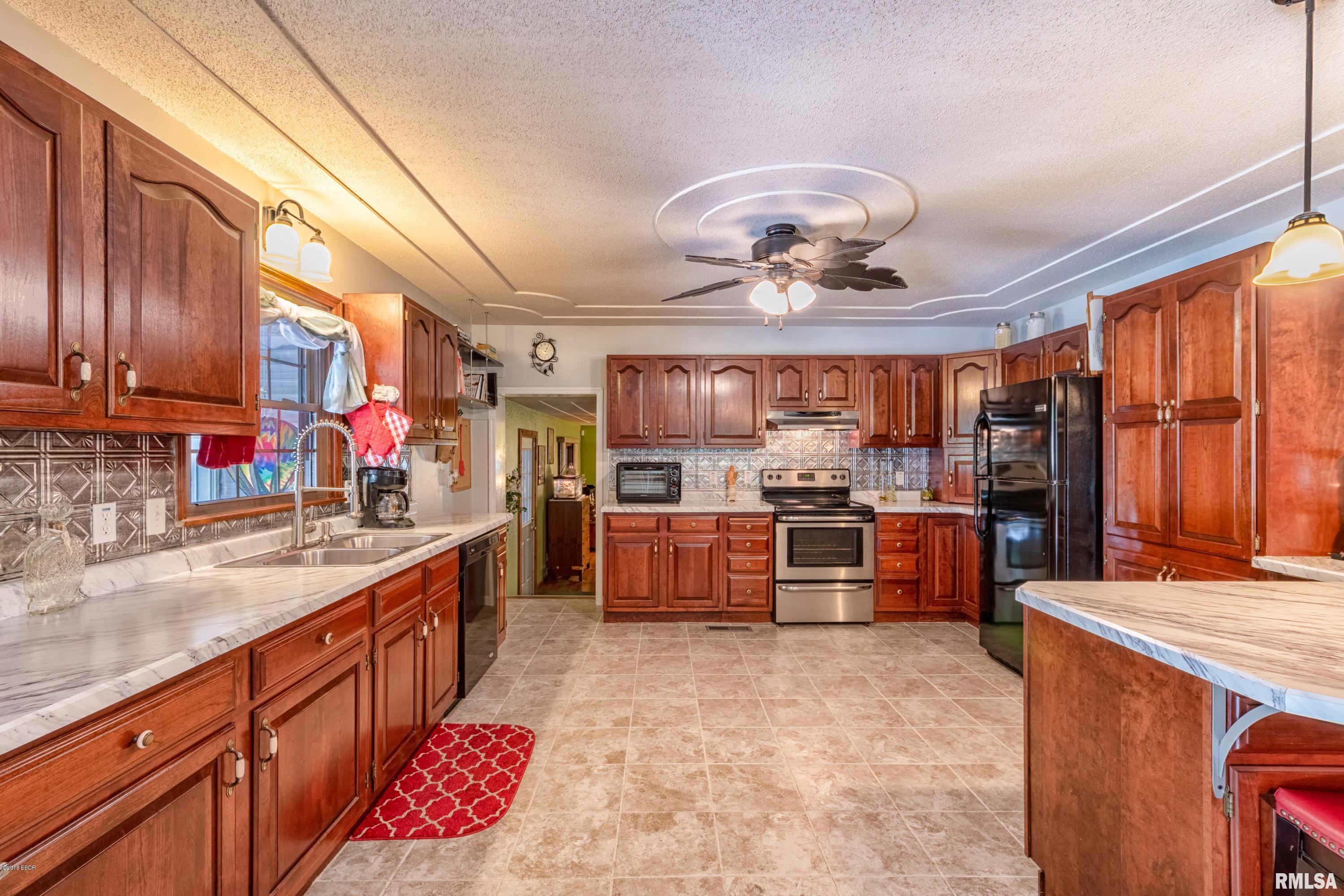 13206 Cruse Road Carterville, IL 62918 - Photo 4 of 36 Gallery Image 4