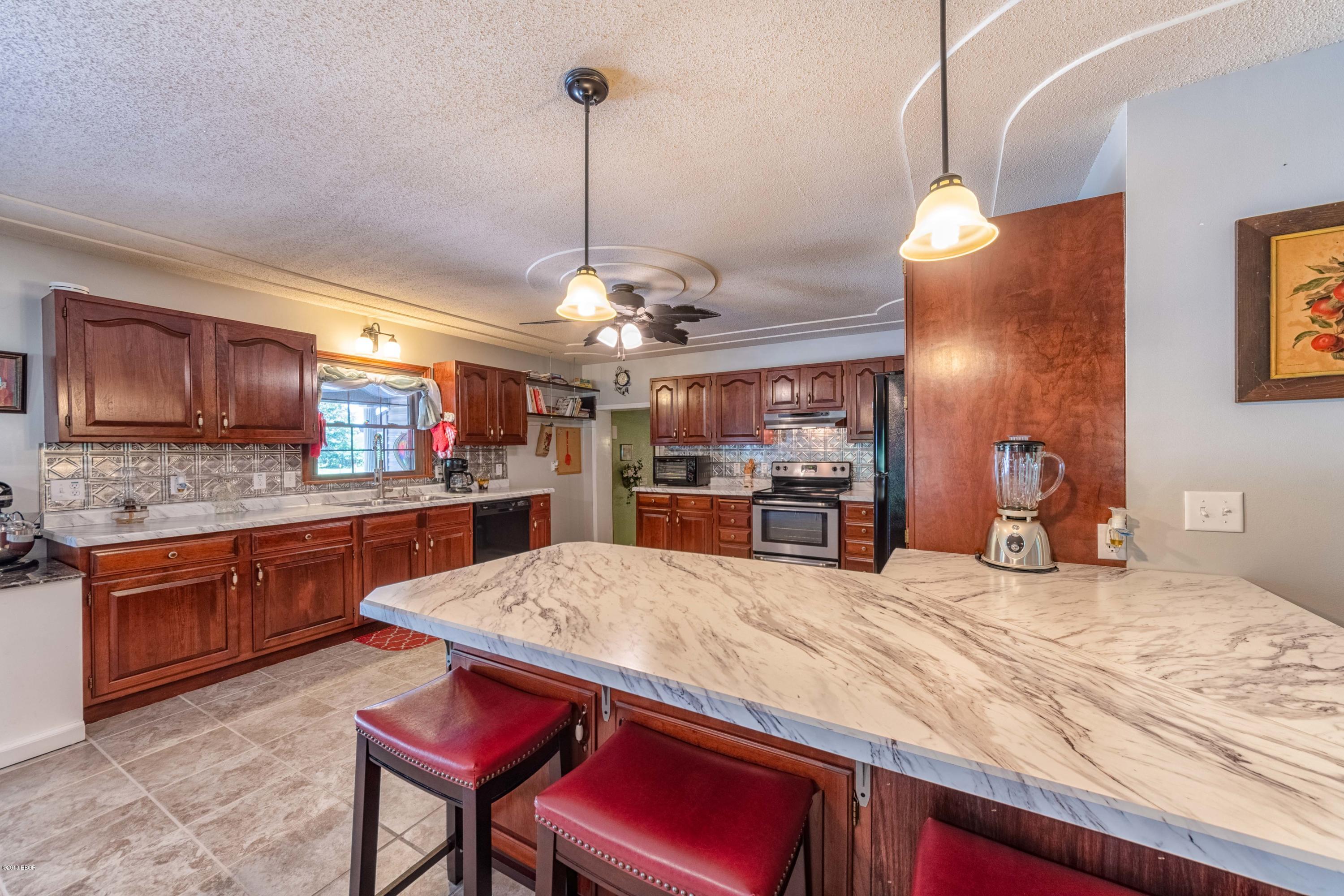 13206 Cruse Road Carterville, IL 62918 - Photo 7 of 36 Gallery Image 7