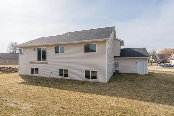 $525,000 | 108 Ella Court, Mankato, MN 56001