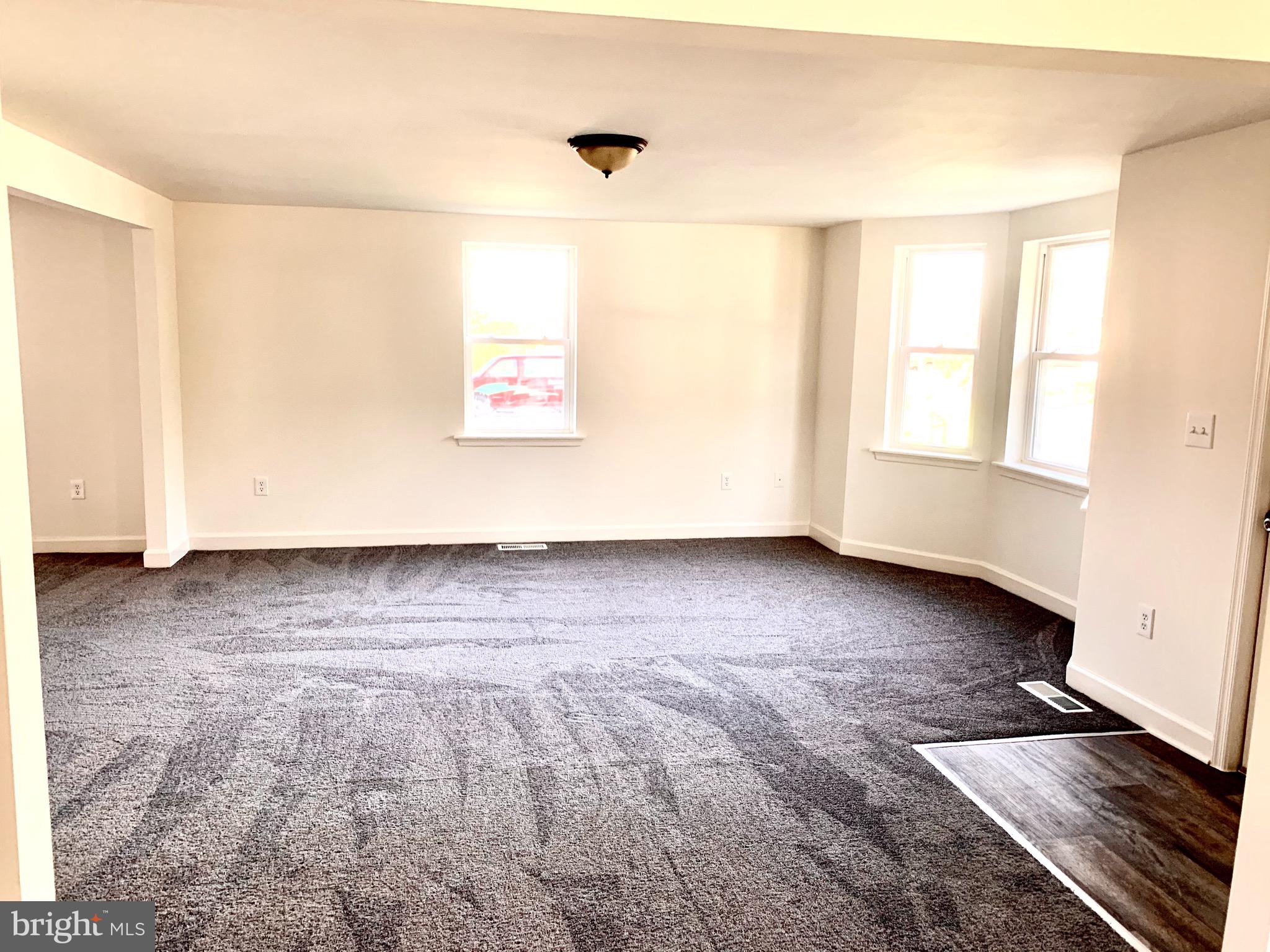 803 Philadelphia Road Joppa, MD 21085 - Photo 12 of 27 Living room/formal room