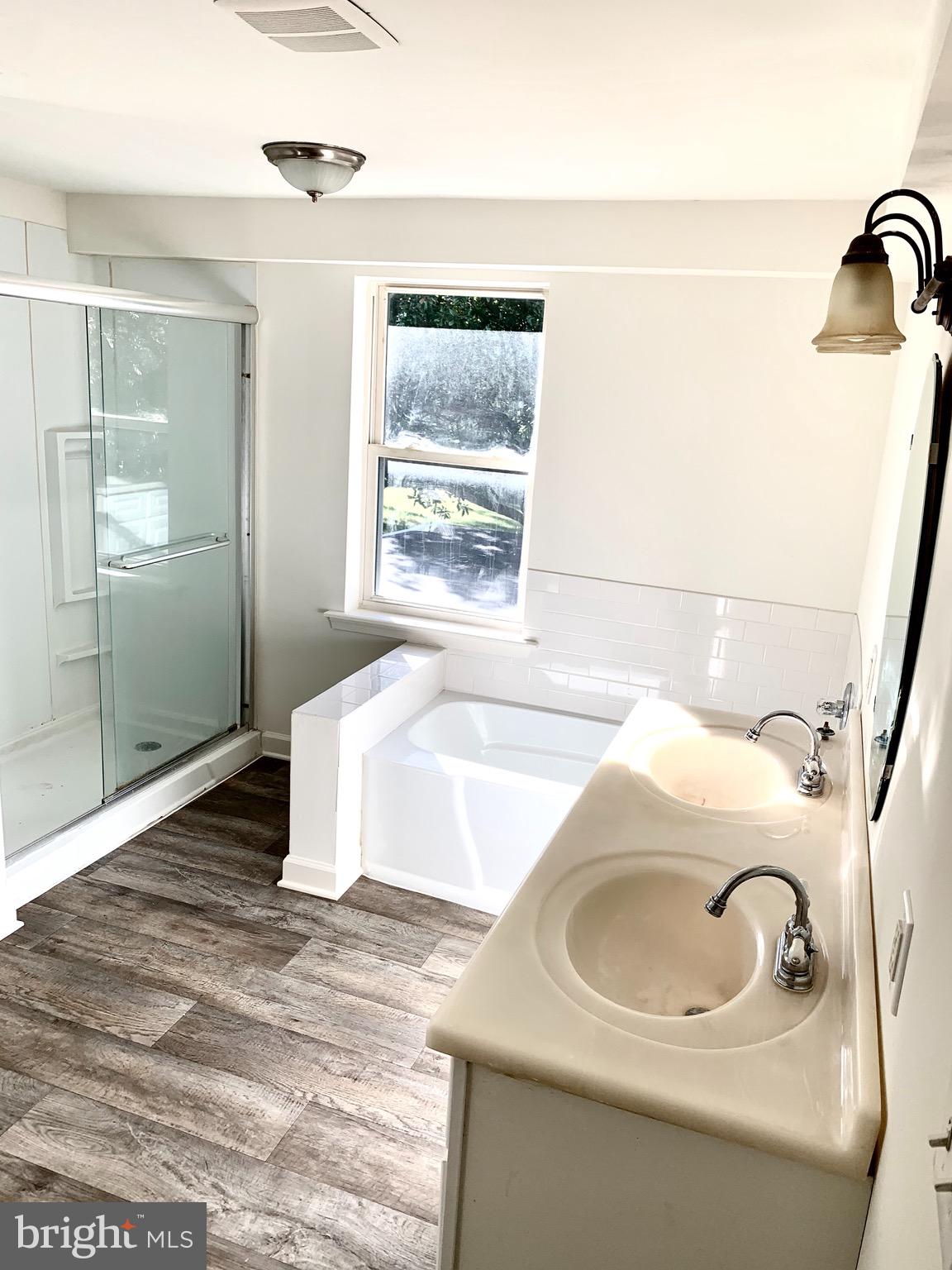 803 Philadelphia Road Joppa, MD 21085 - Photo 17 of 27 Master bath suite