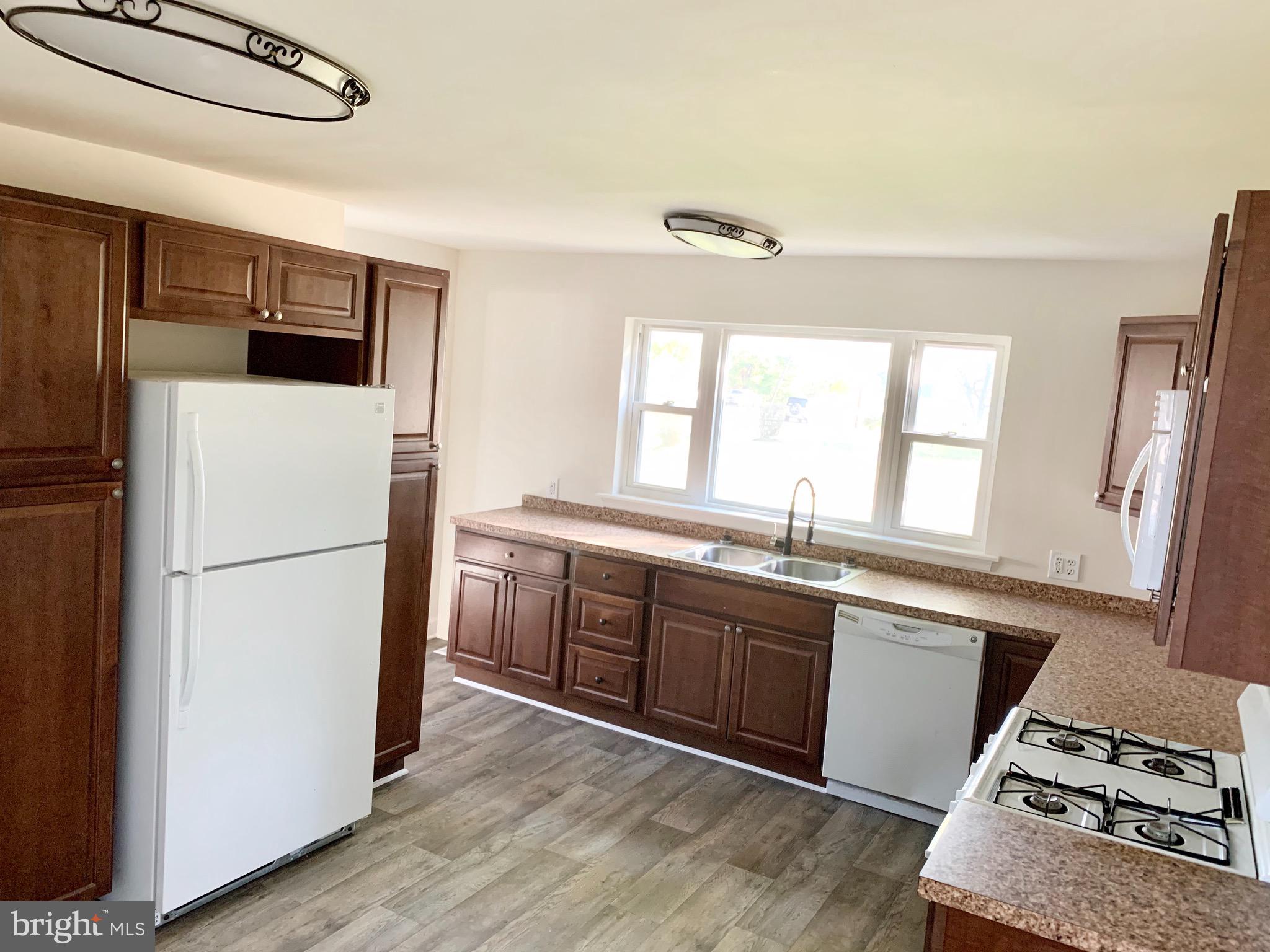 803 Philadelphia Road Joppa, MD 21085 - Photo 7 of 27 Kitchen with beautiful window